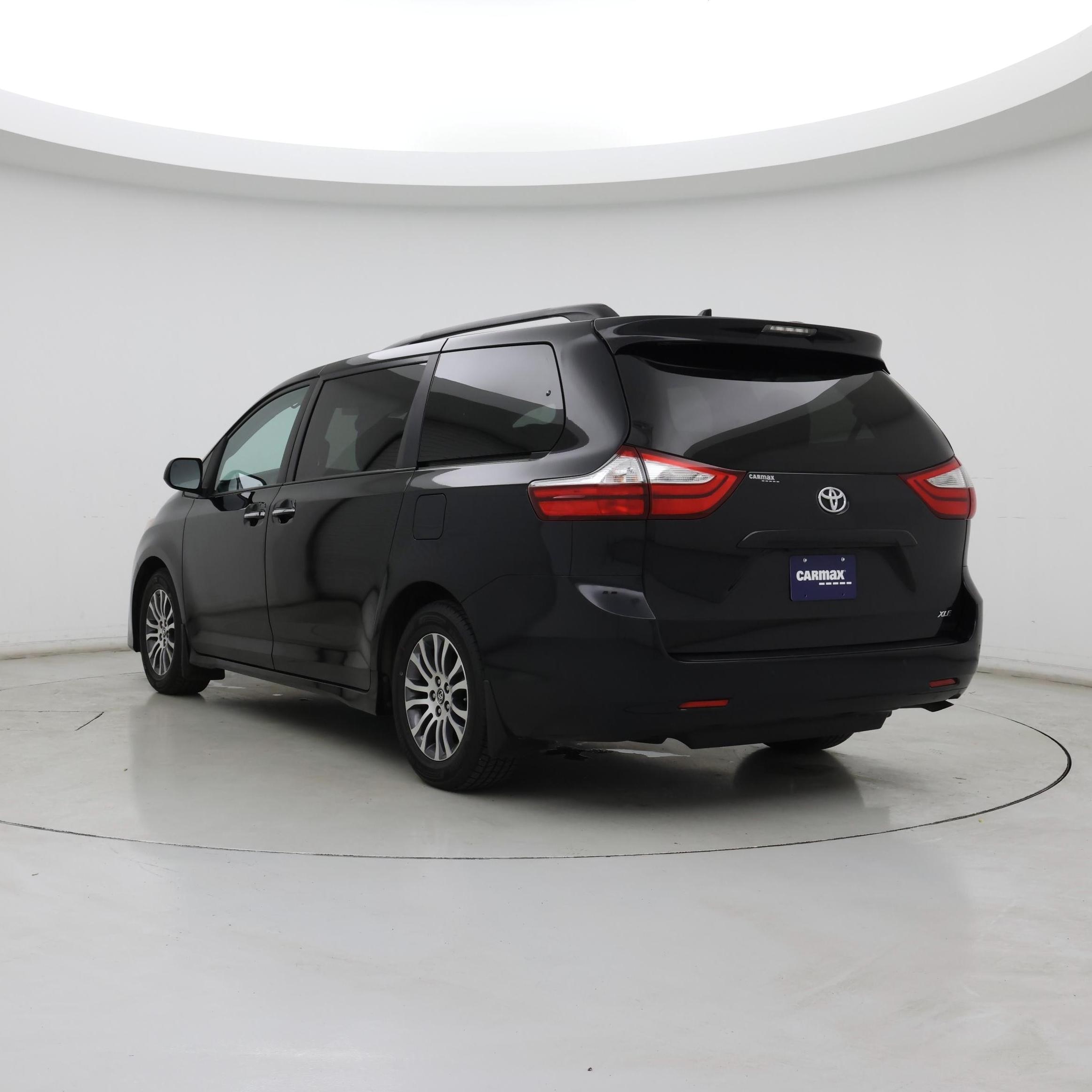 Thumbnail: 2019 Toyota Sienna - 2