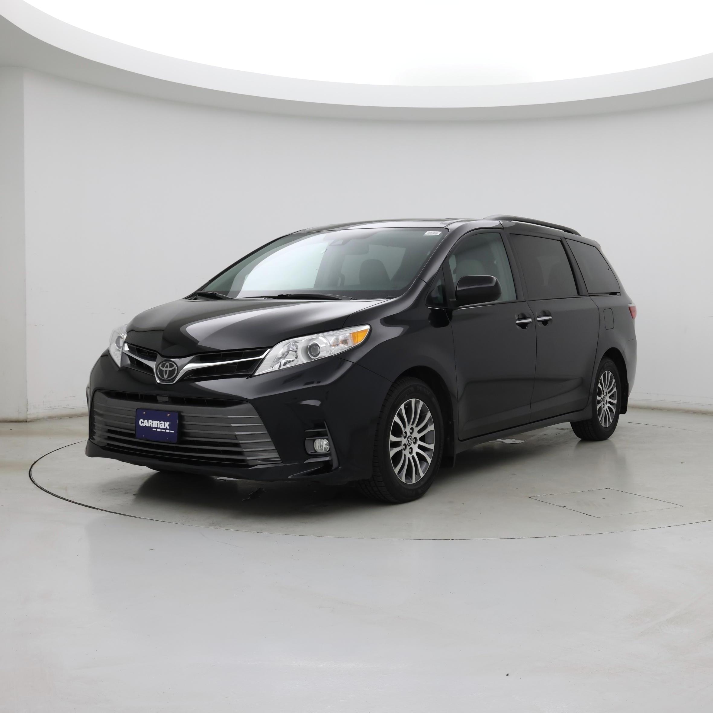 Thumbnail: 2019 Toyota Sienna - 4