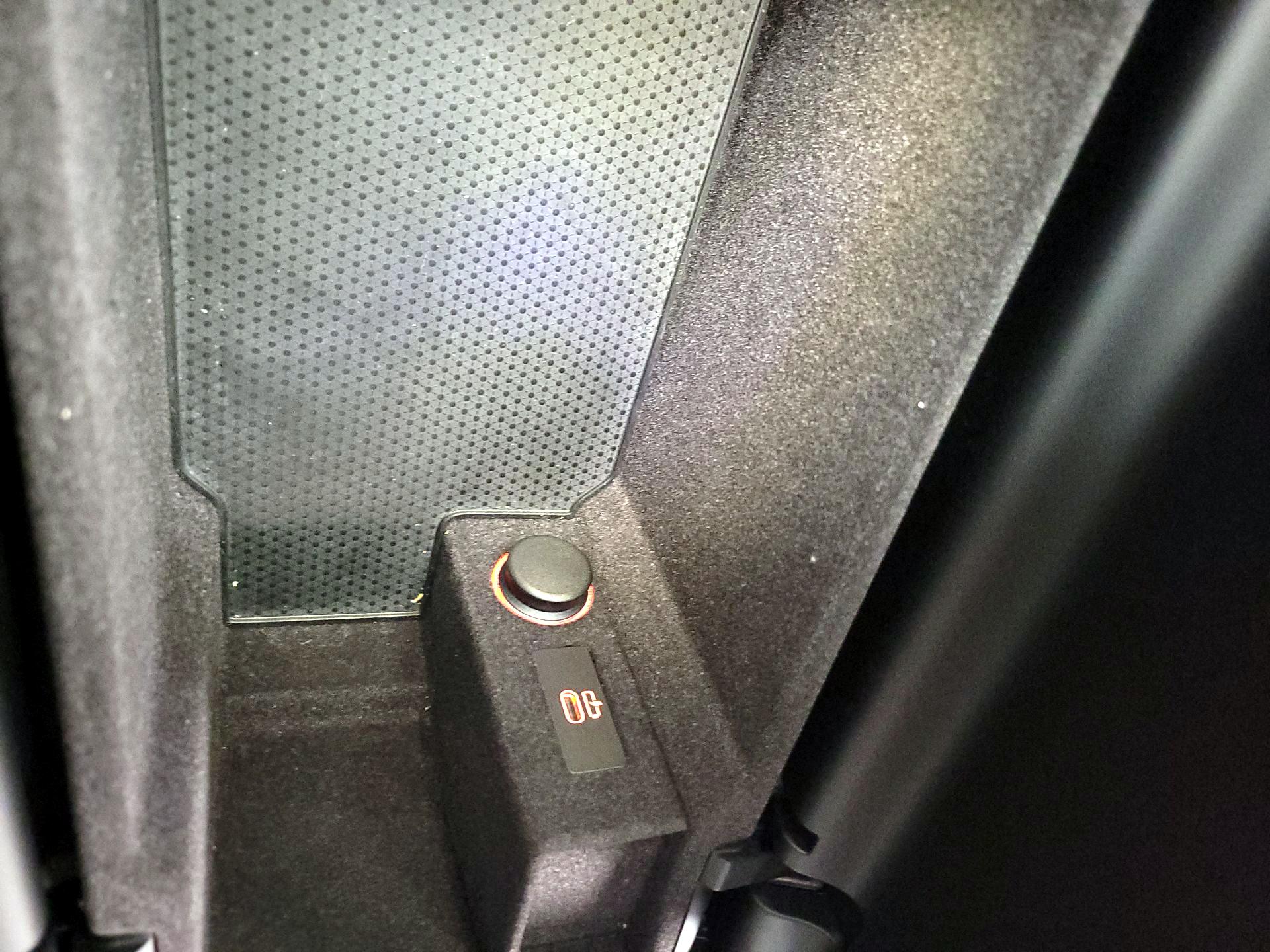 Thumbnail: 2023 BMW M8 - 19