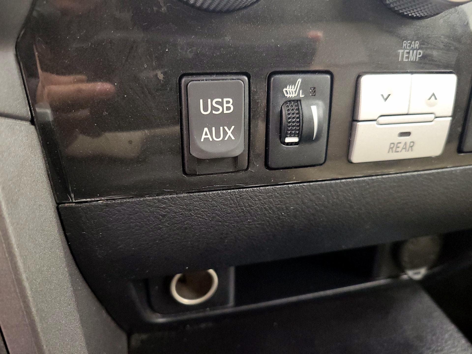 Thumbnail: 2017 Toyota Sequoia - 19