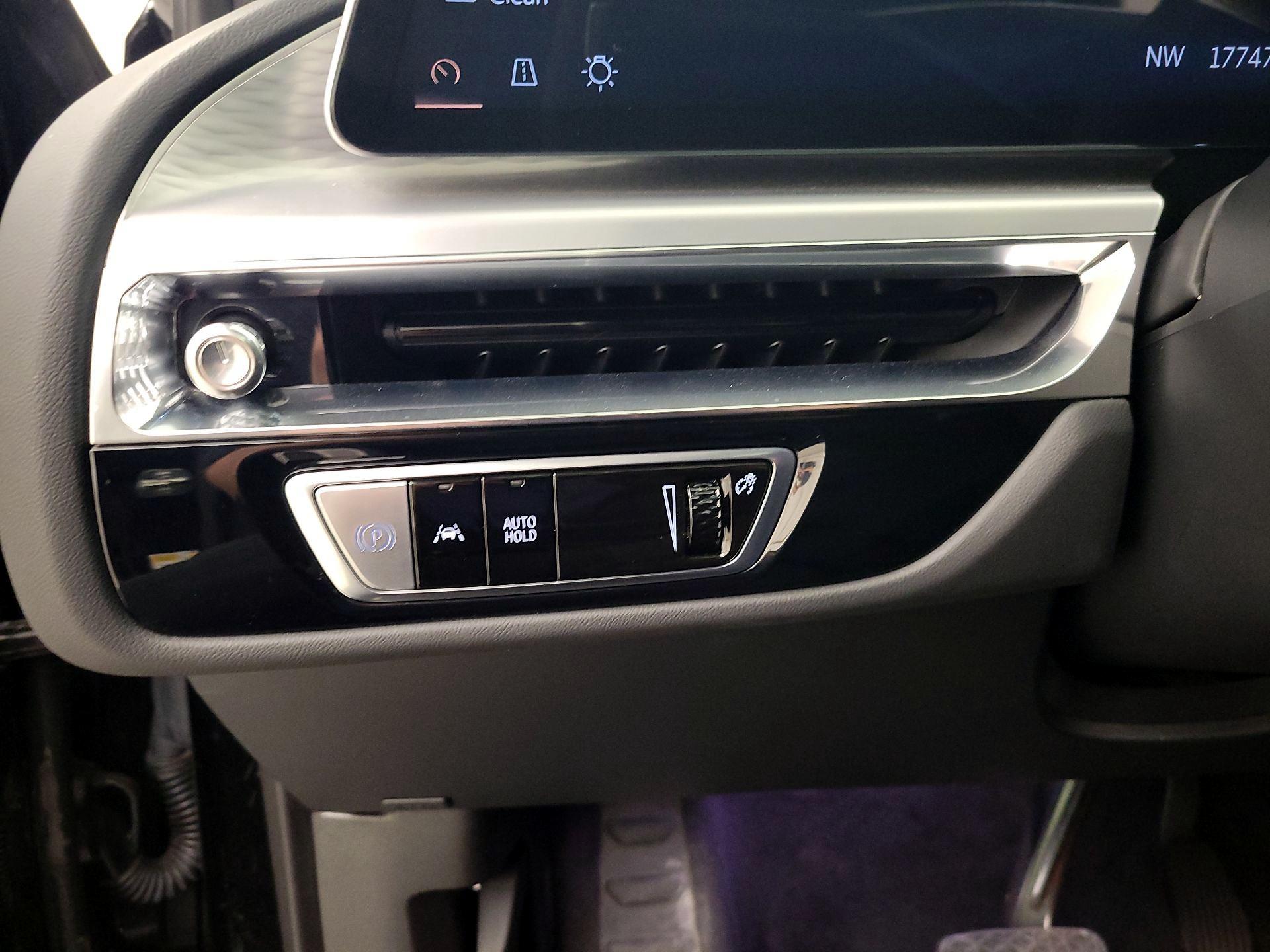 Thumbnail: 2024 Cadillac Lyriq - 16