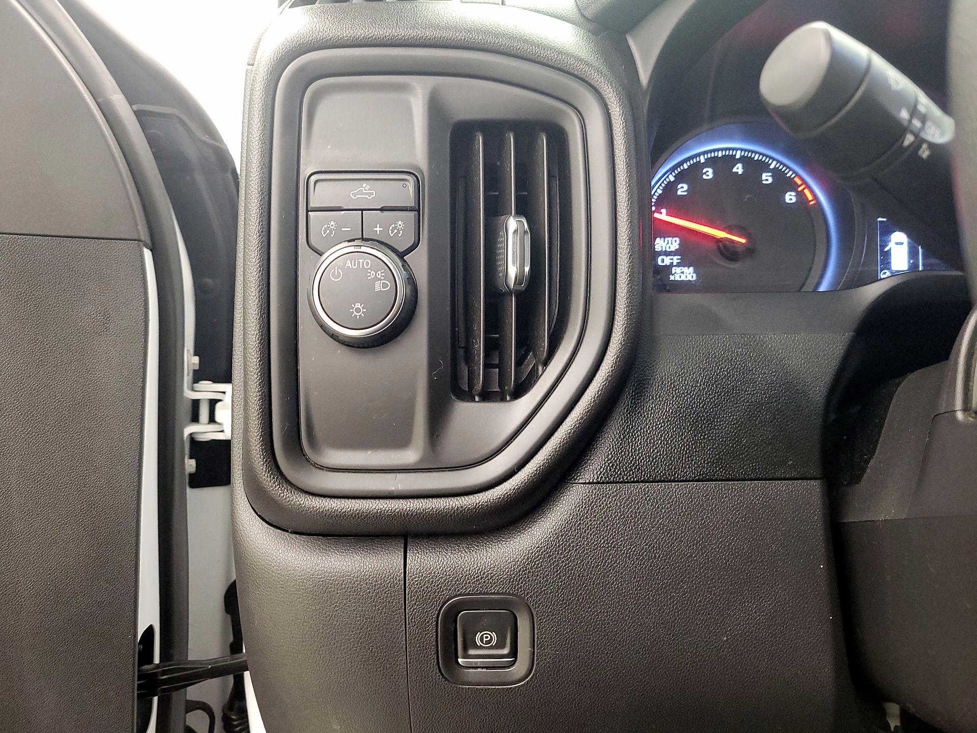 Thumbnail: 2021 Chevrolet Silverado 1500 - 13