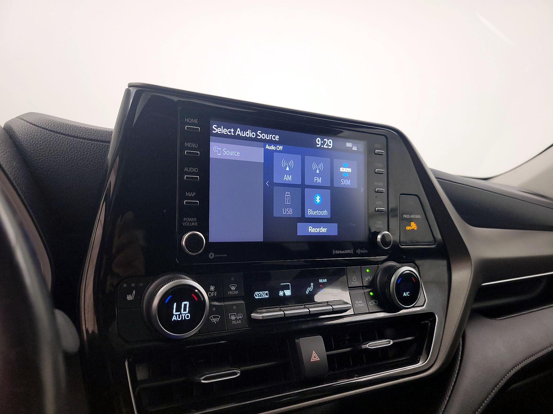 Thumbnail: 2020 Toyota Highlander - 15