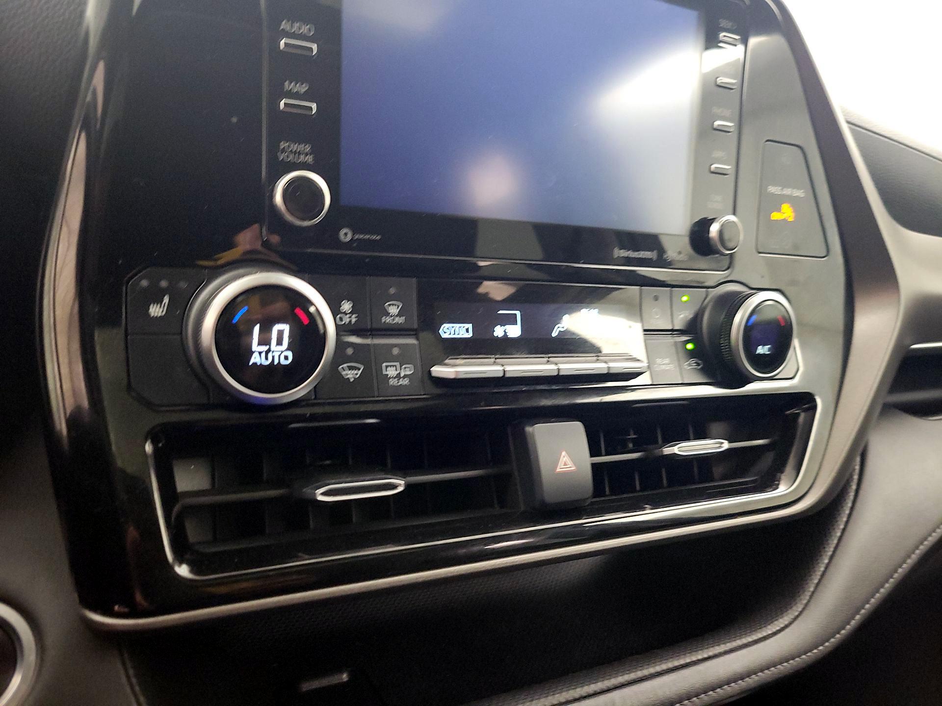 Thumbnail: 2020 Toyota Highlander - 16