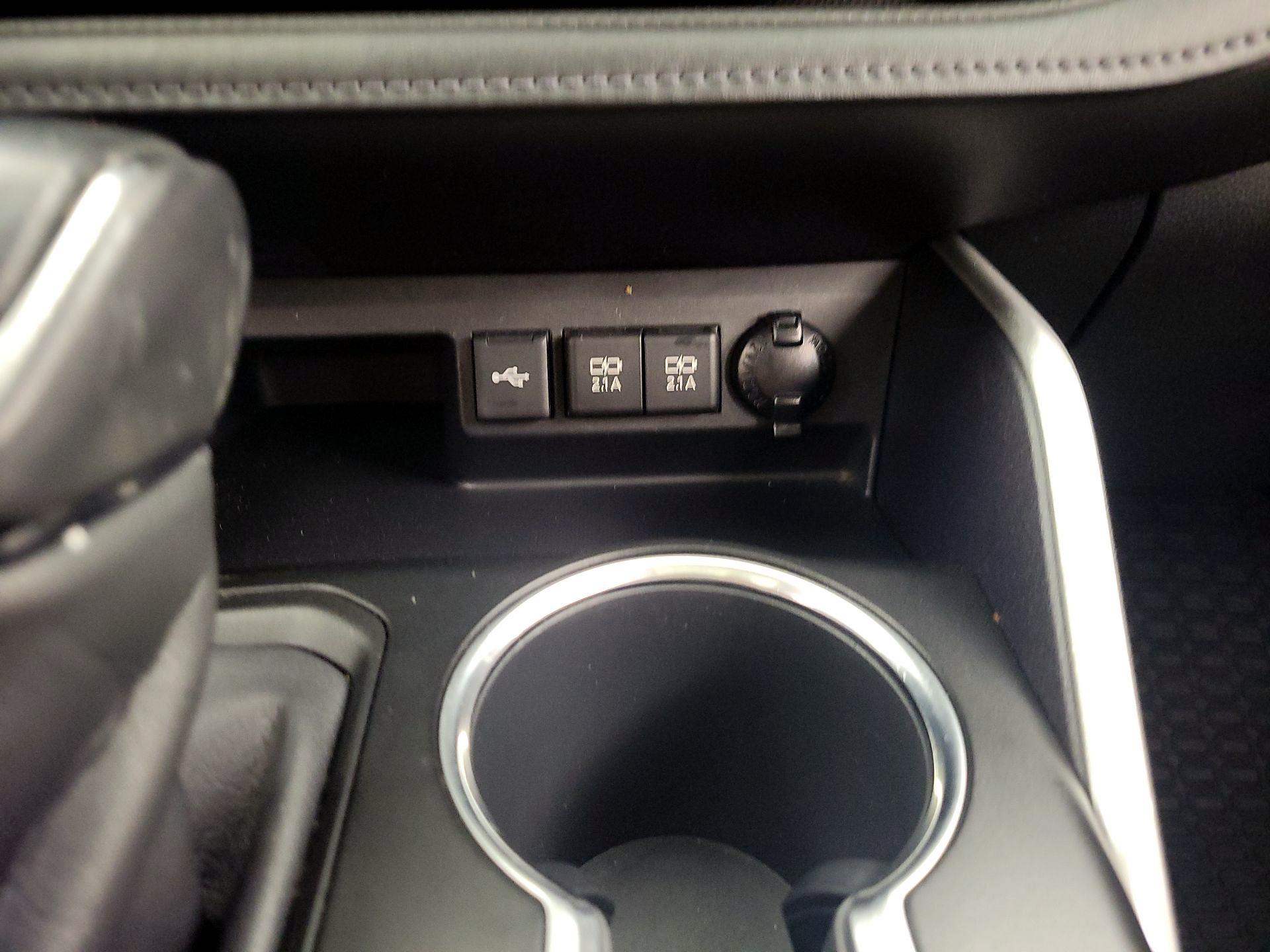 Thumbnail: 2020 Toyota Highlander - 18