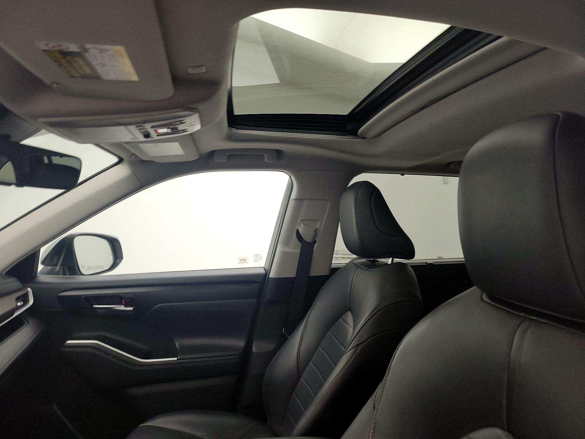 Thumbnail: 2020 Toyota Highlander - 19