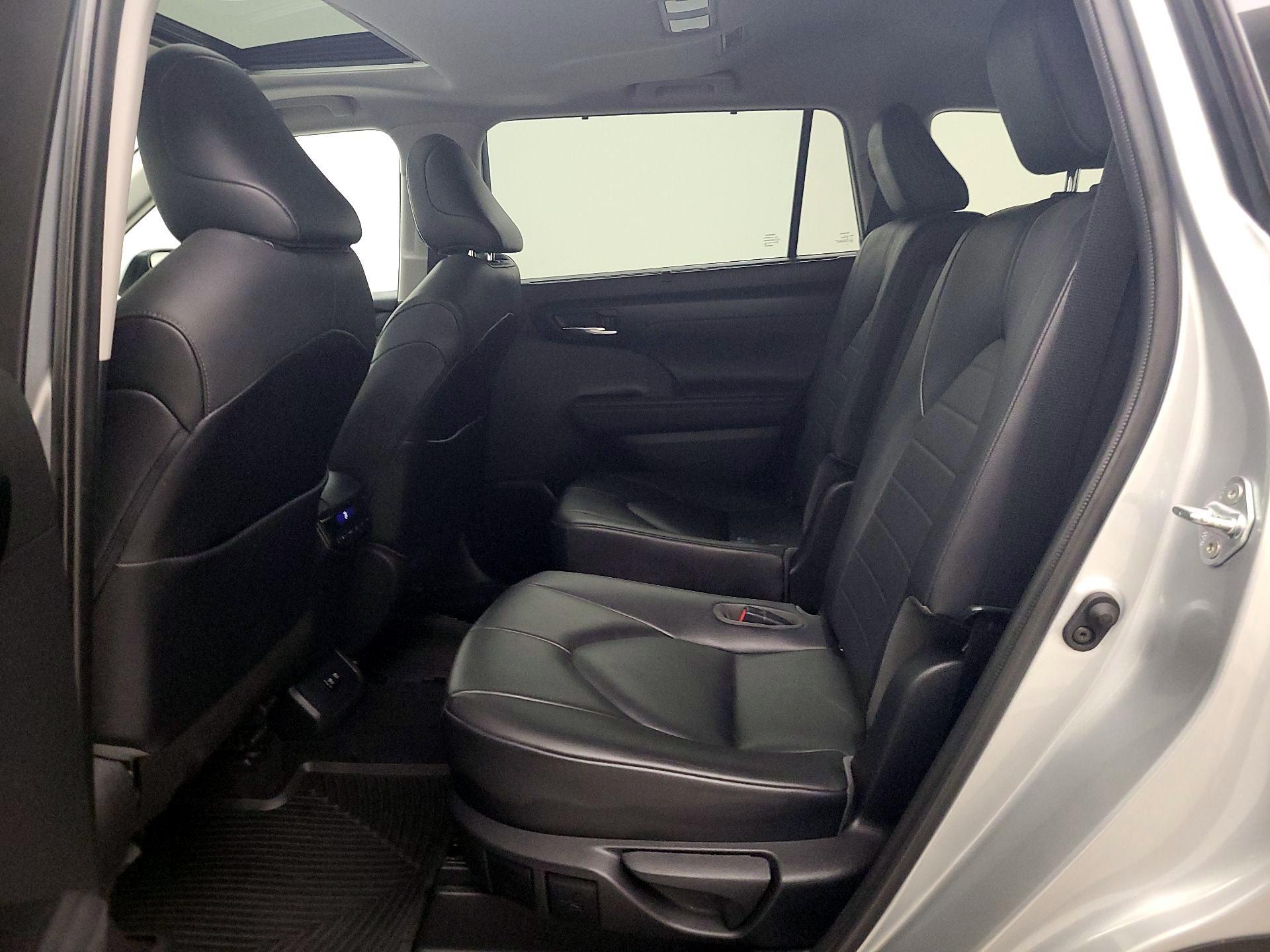 Thumbnail: 2020 Toyota Highlander - 20