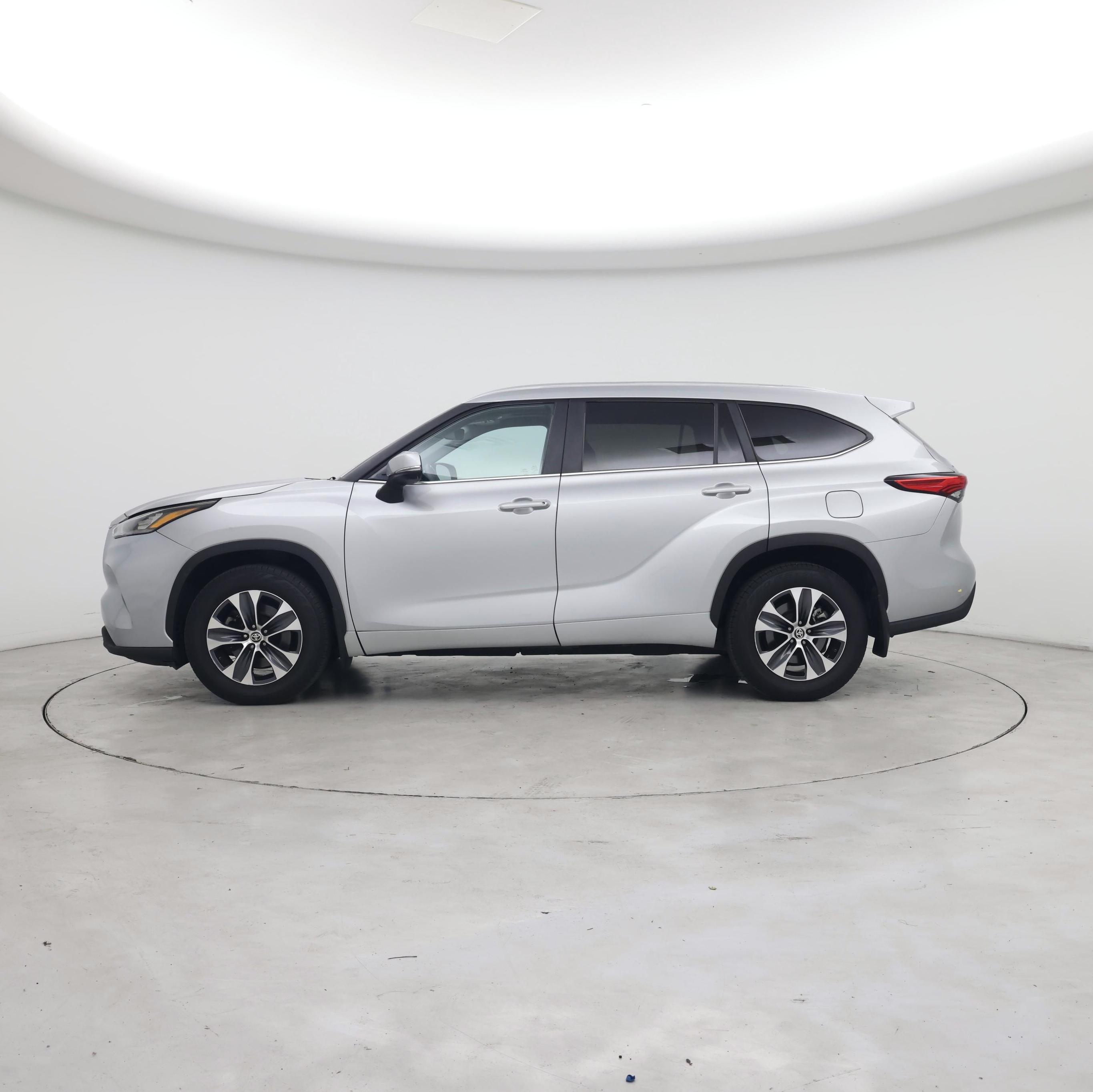 Thumbnail: 2020 Toyota Highlander - 3