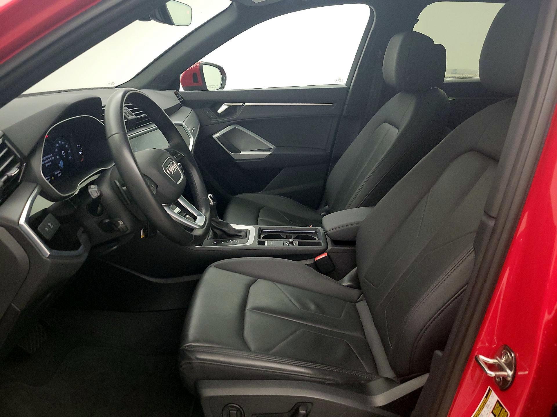 Thumbnail: 2023 Audi Q3 - 11