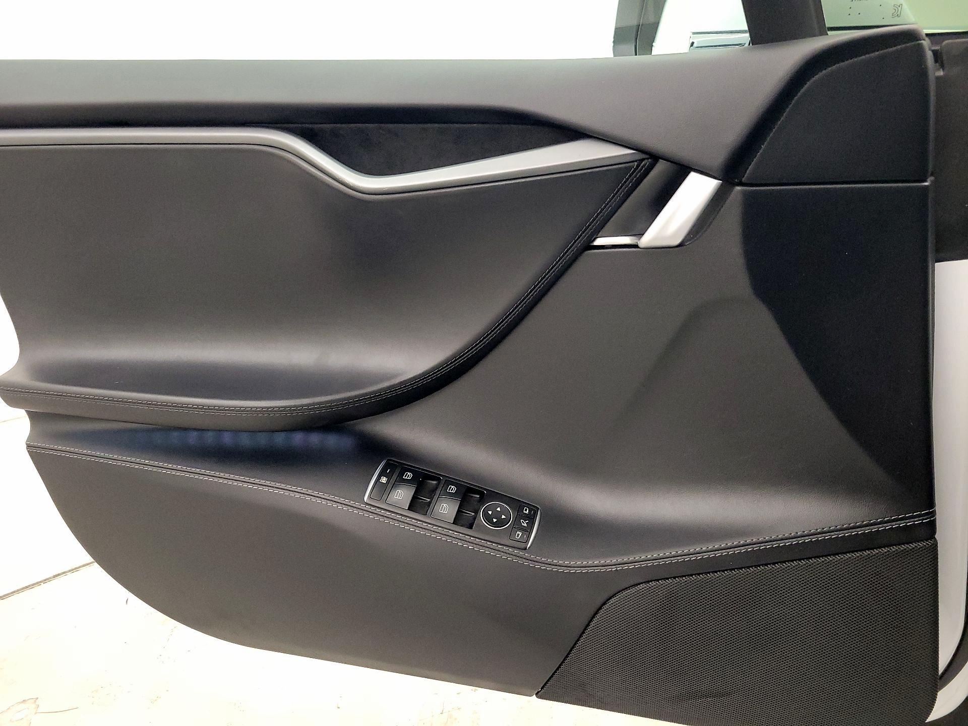 Thumbnail: 2020 Tesla Model S - 12