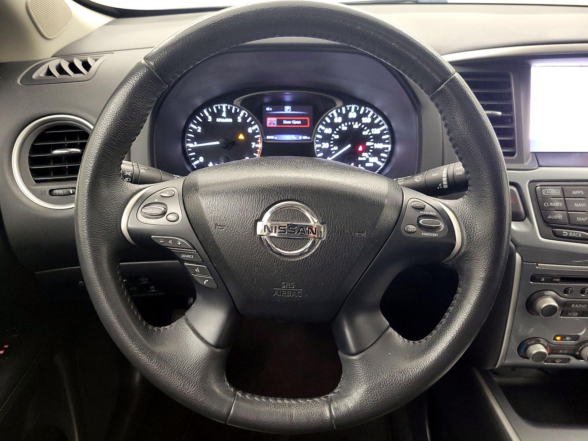 Thumbnail: 2017 Nissan Pathfinder - 10