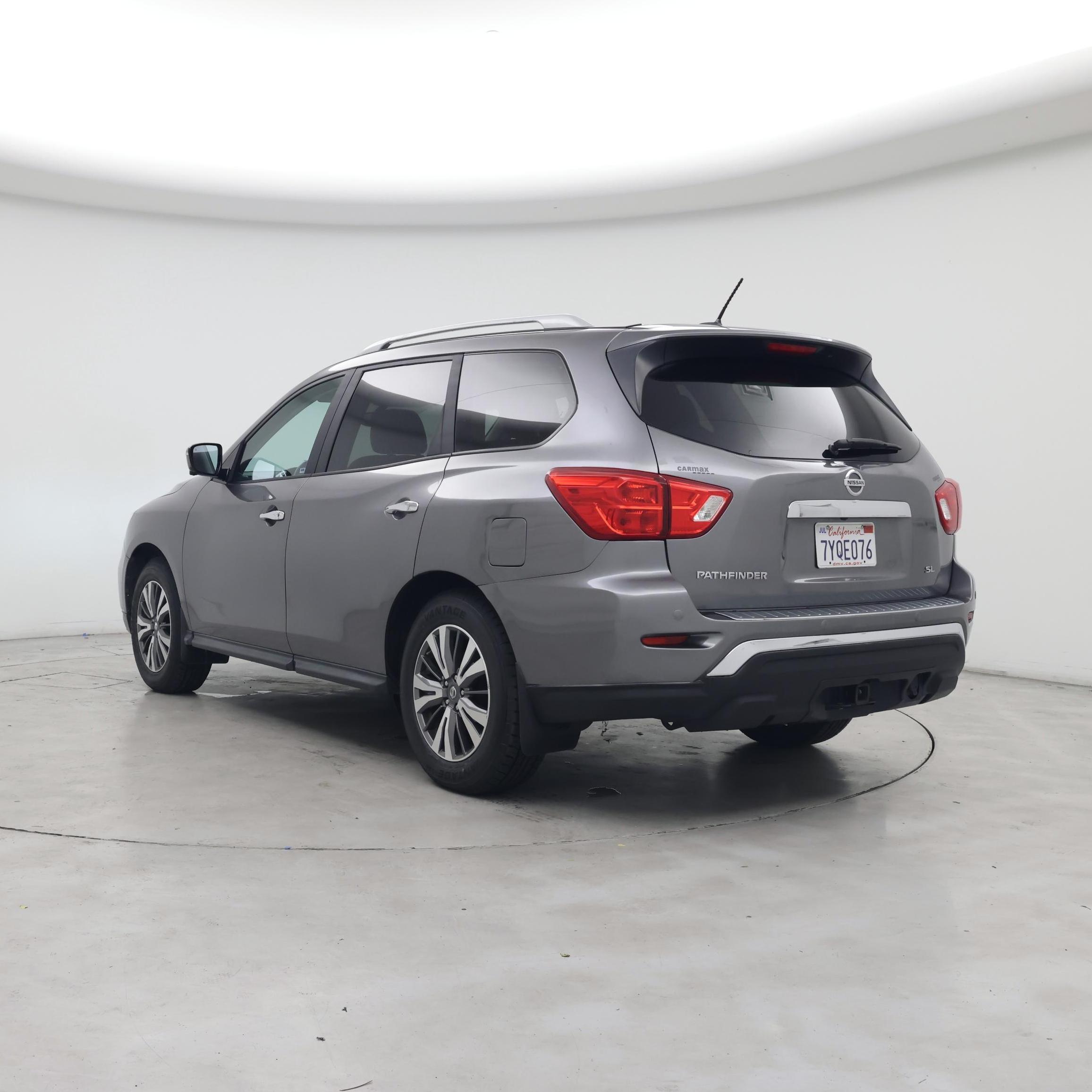 Thumbnail: 2017 Nissan Pathfinder - 2