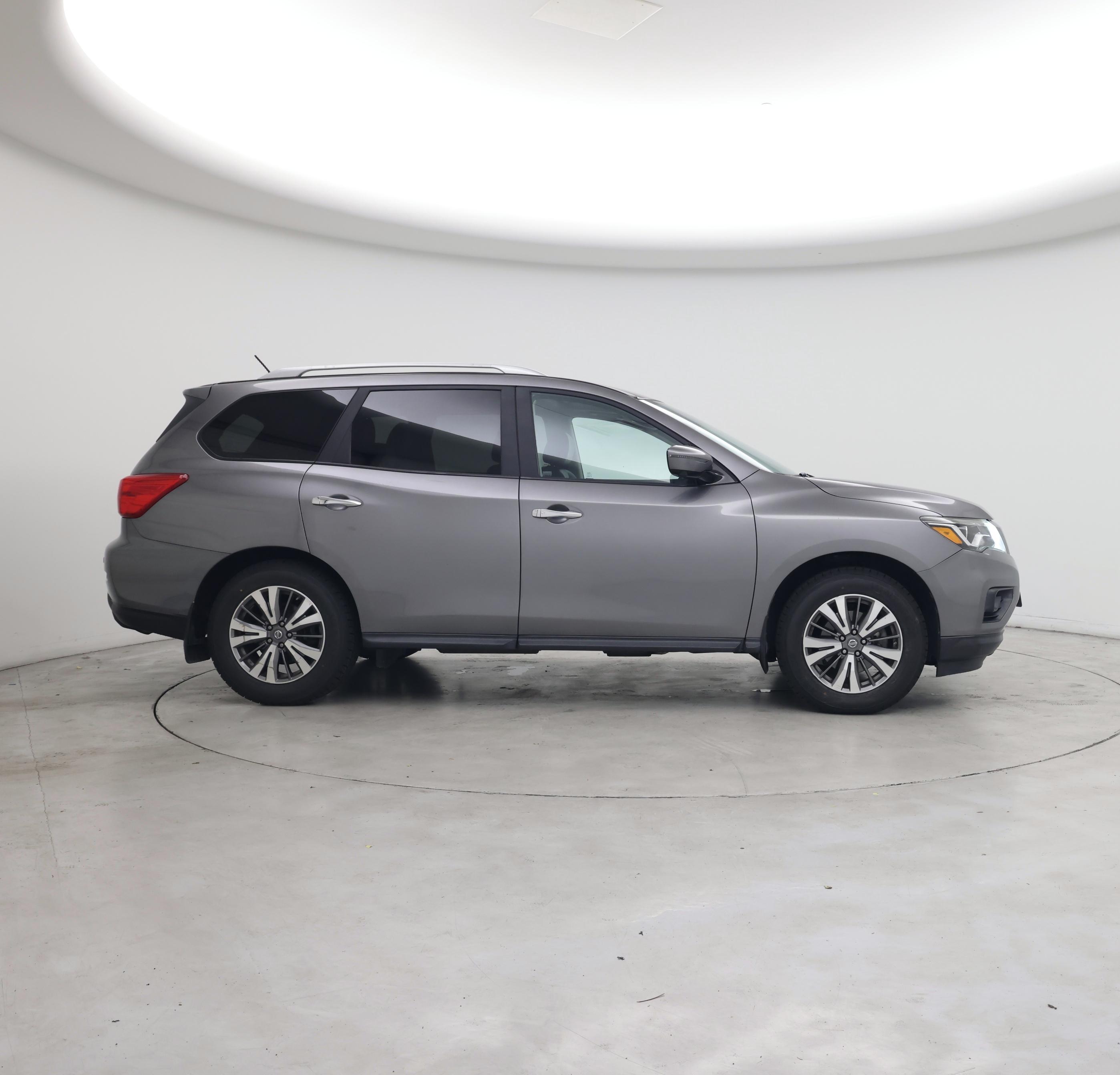 Thumbnail: 2017 Nissan Pathfinder - 7