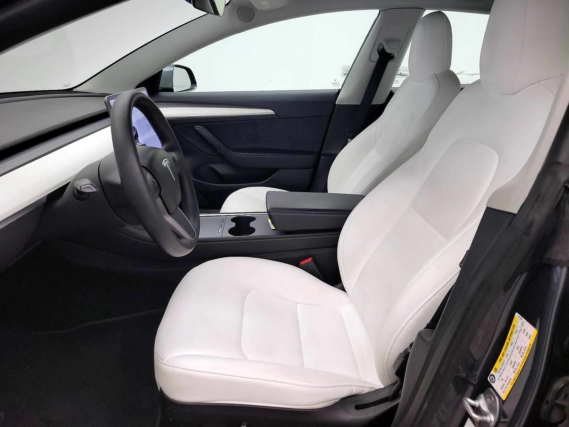 Thumbnail: 2022 Tesla Model 3 - 11