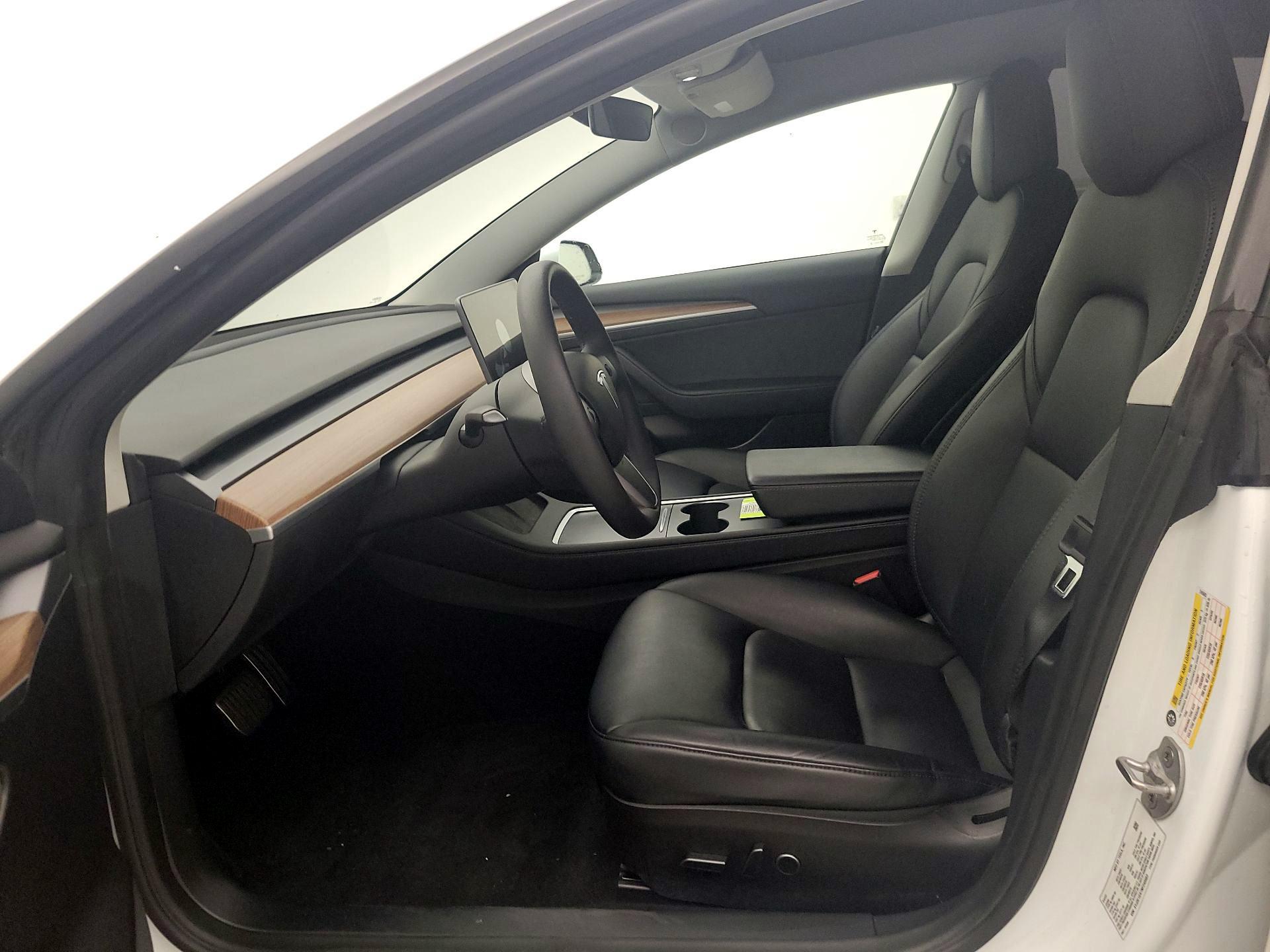 Thumbnail: 2022 Tesla Model 3 - 11