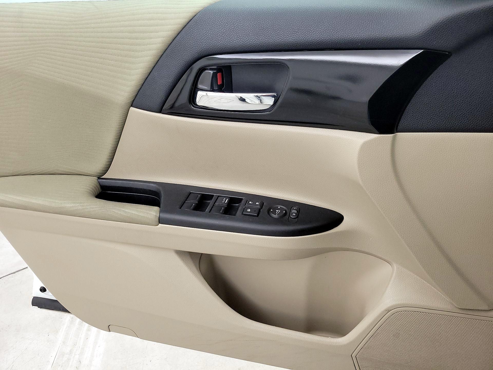 Thumbnail: 2017 Honda Accord - 12