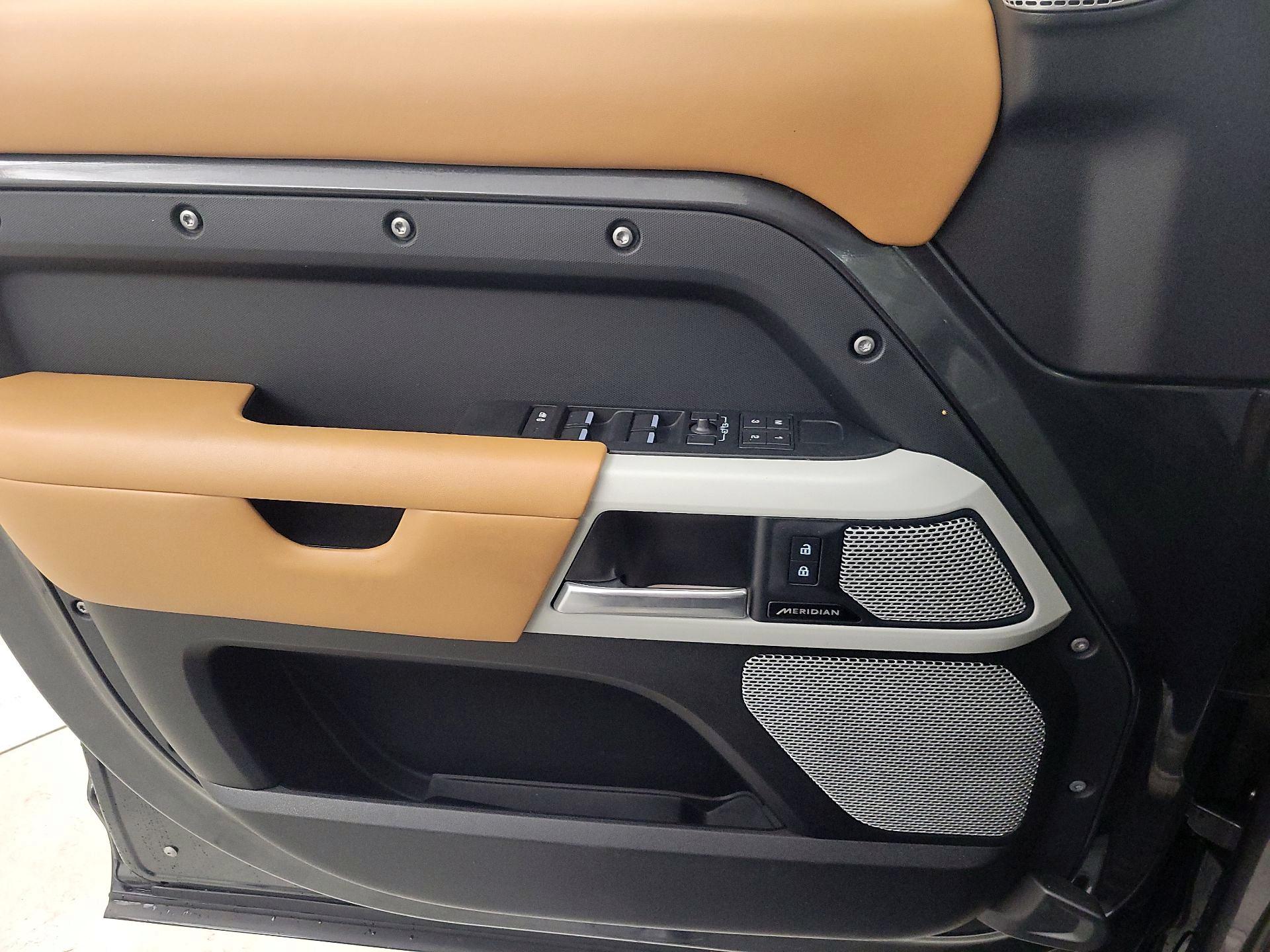 Thumbnail: 2023 Land Rover Defender - 10