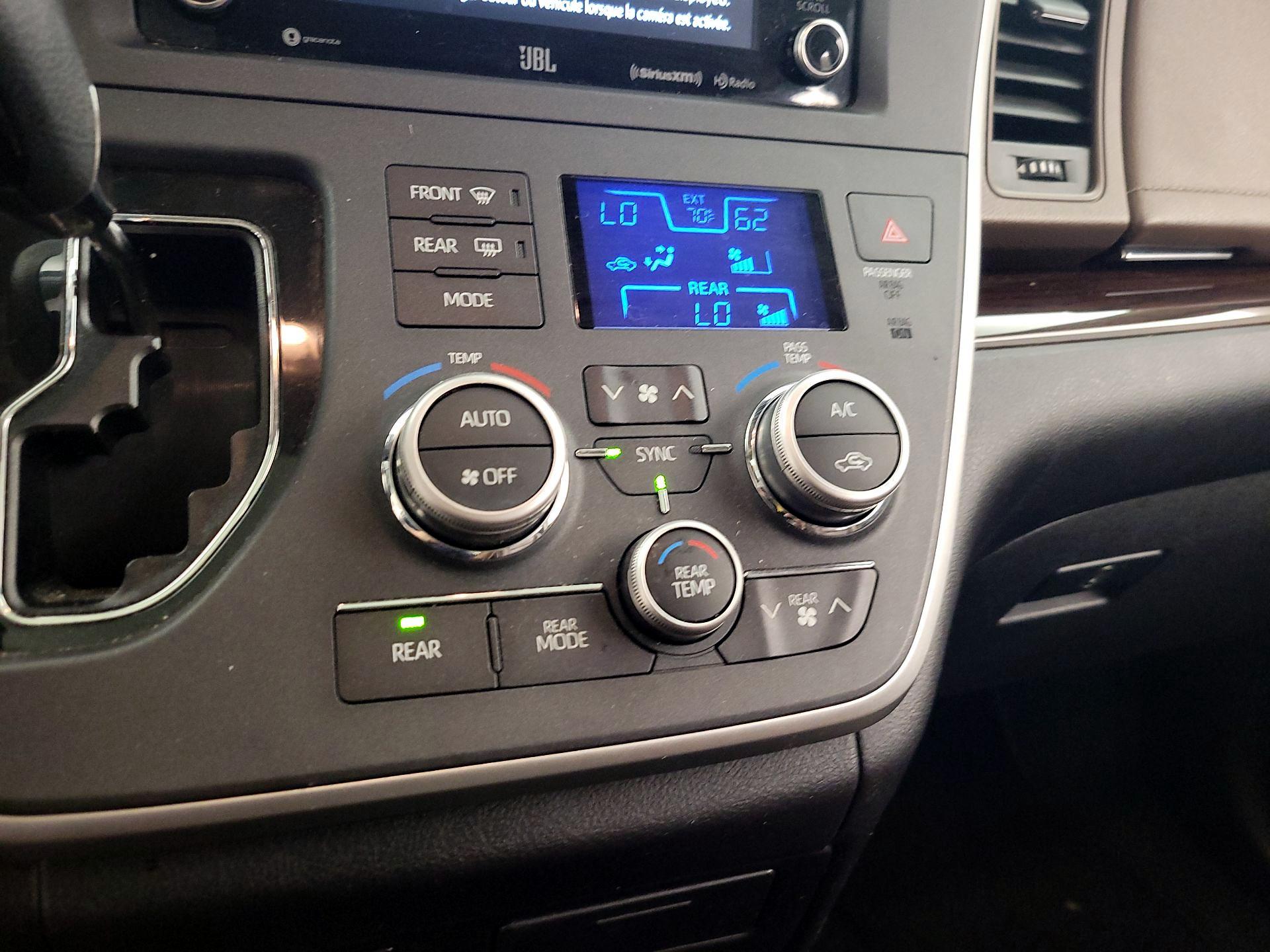 Thumbnail: 2020 Toyota Sienna - 16