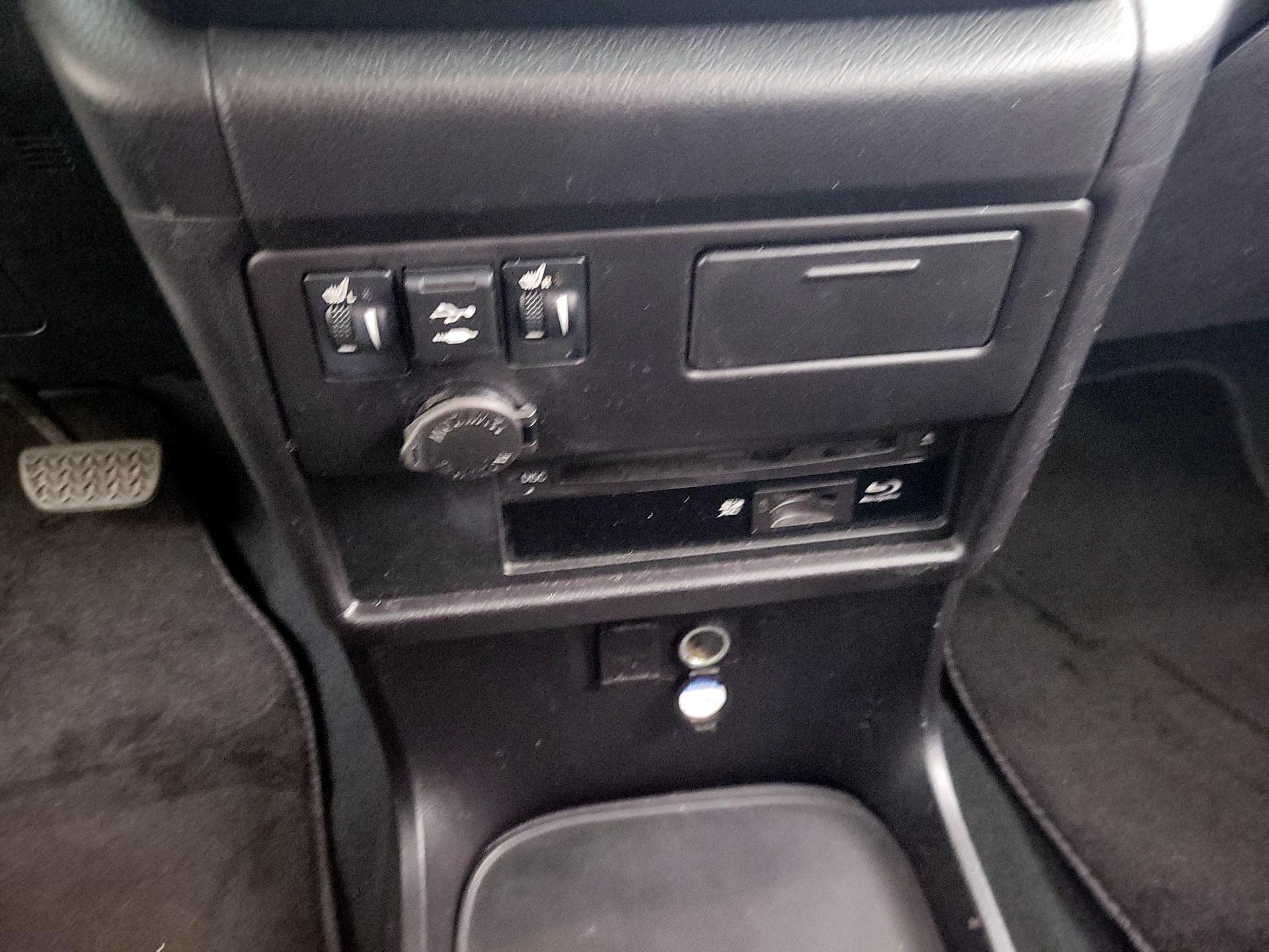 Thumbnail: 2020 Toyota Sienna - 18