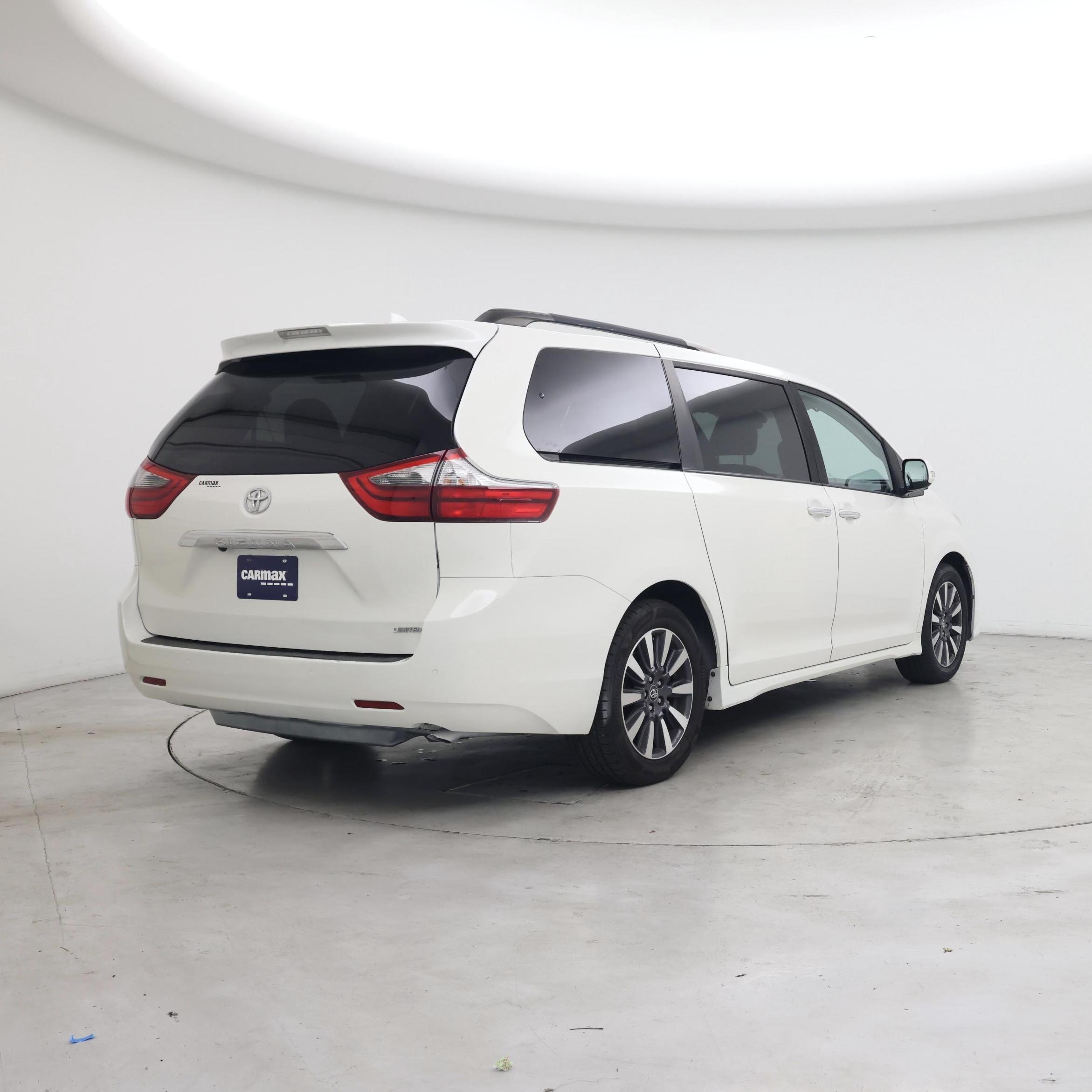 Thumbnail: 2020 Toyota Sienna - 8