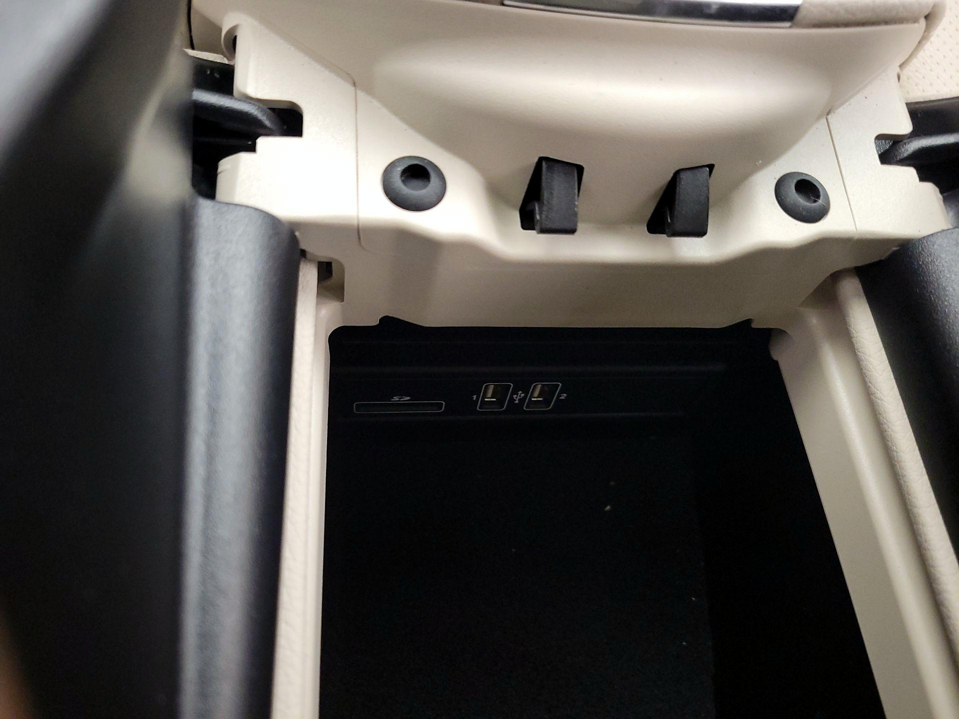 Thumbnail: 2020 Mercedes-Benz E-Class - 19