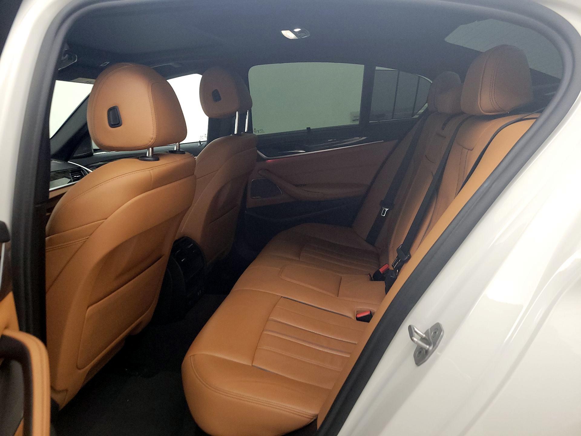 Thumbnail: 2022 BMW 5 Series - 20