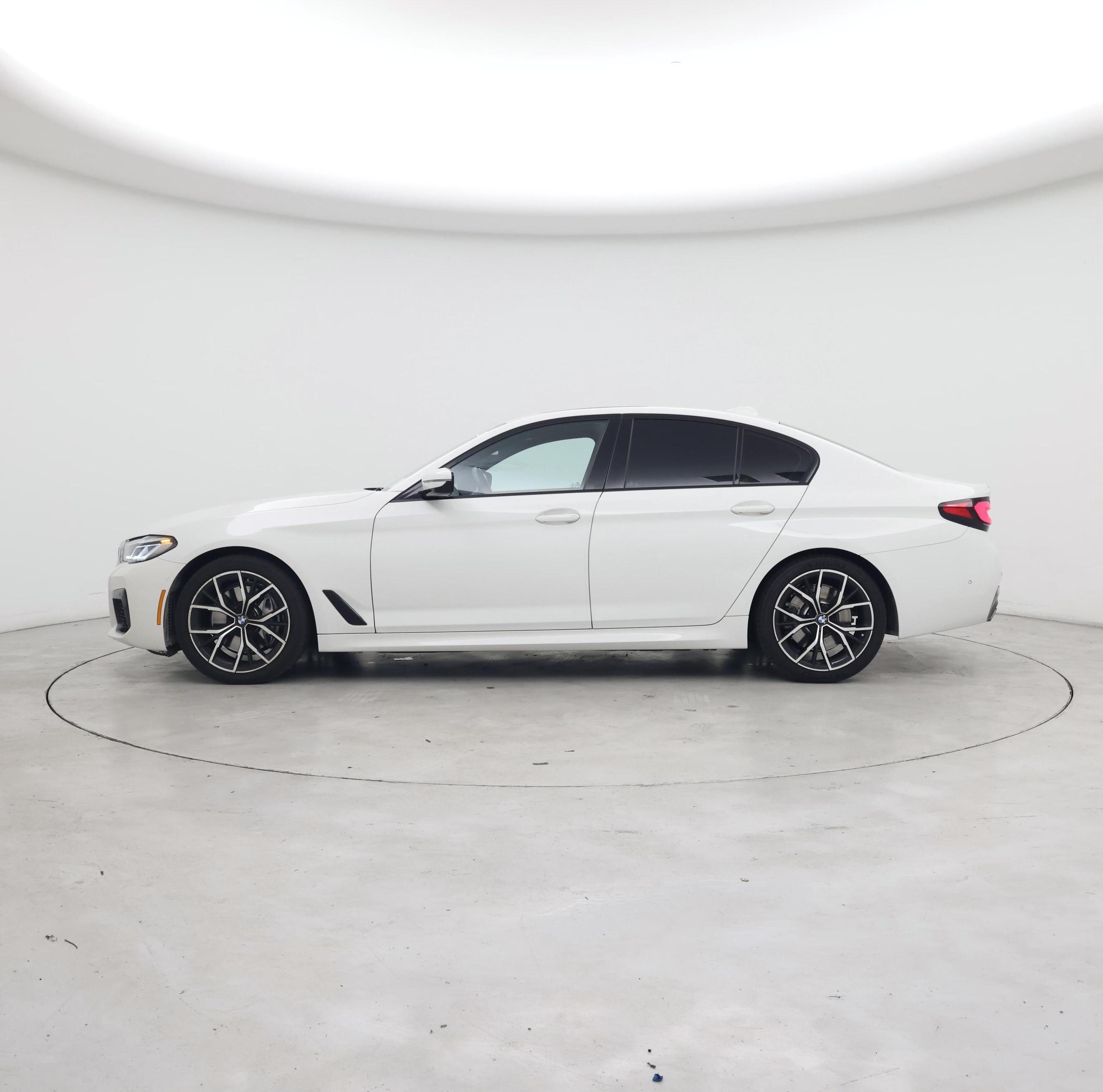 Thumbnail: 2022 BMW 5 Series - 3