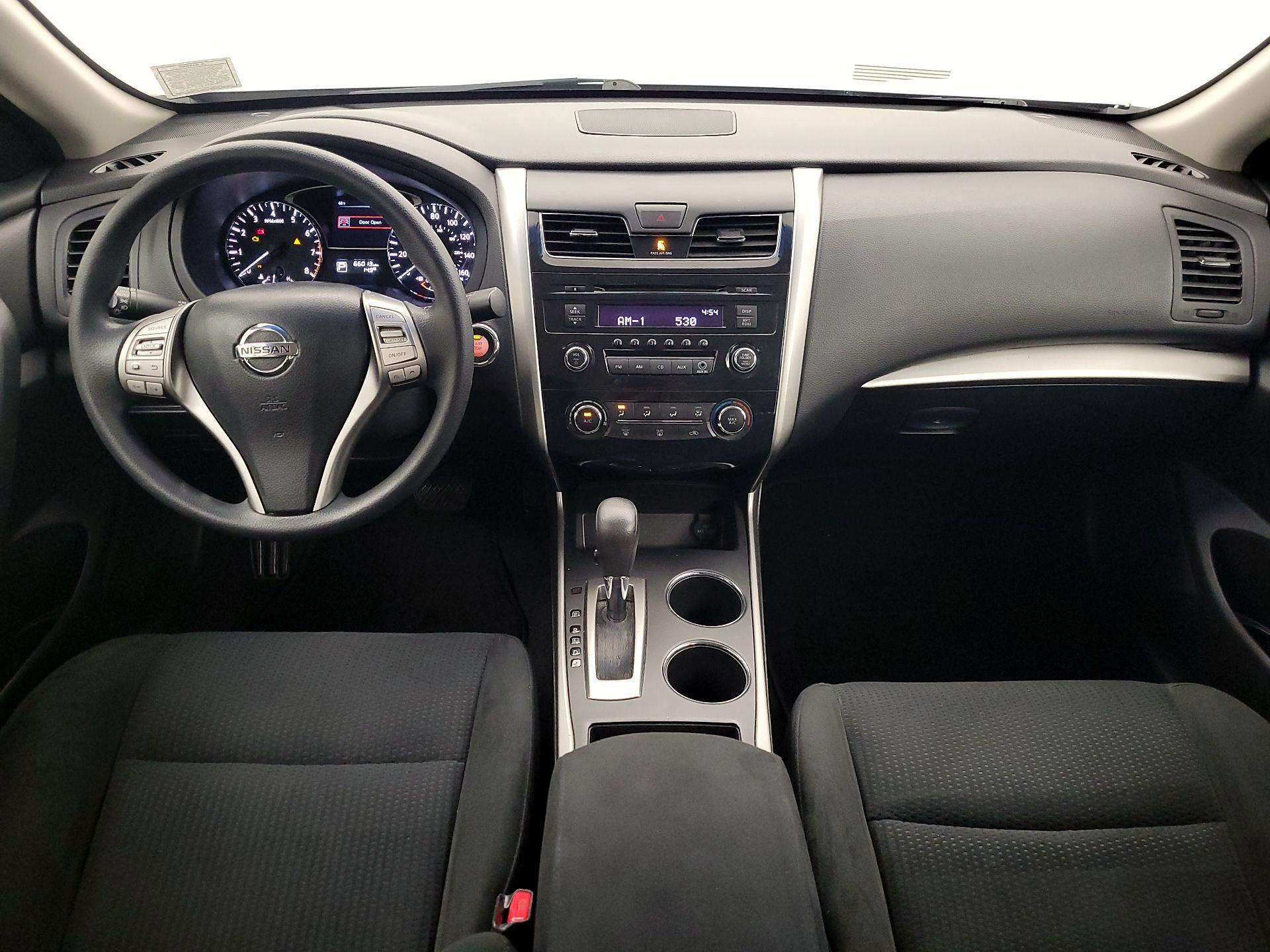 Thumbnail: 2015 Nissan Altima - 9