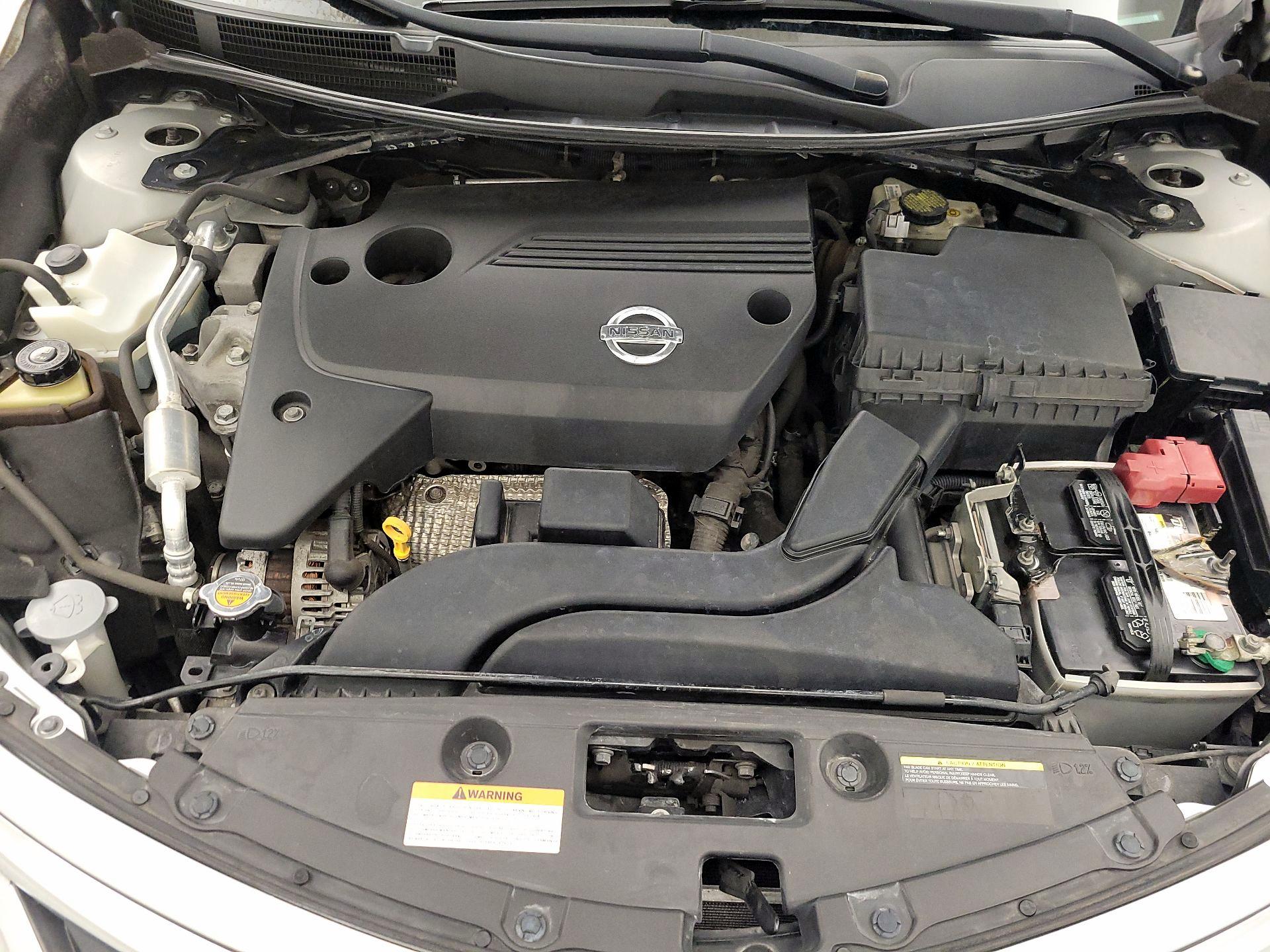 Thumbnail: 2015 Nissan Altima - 19