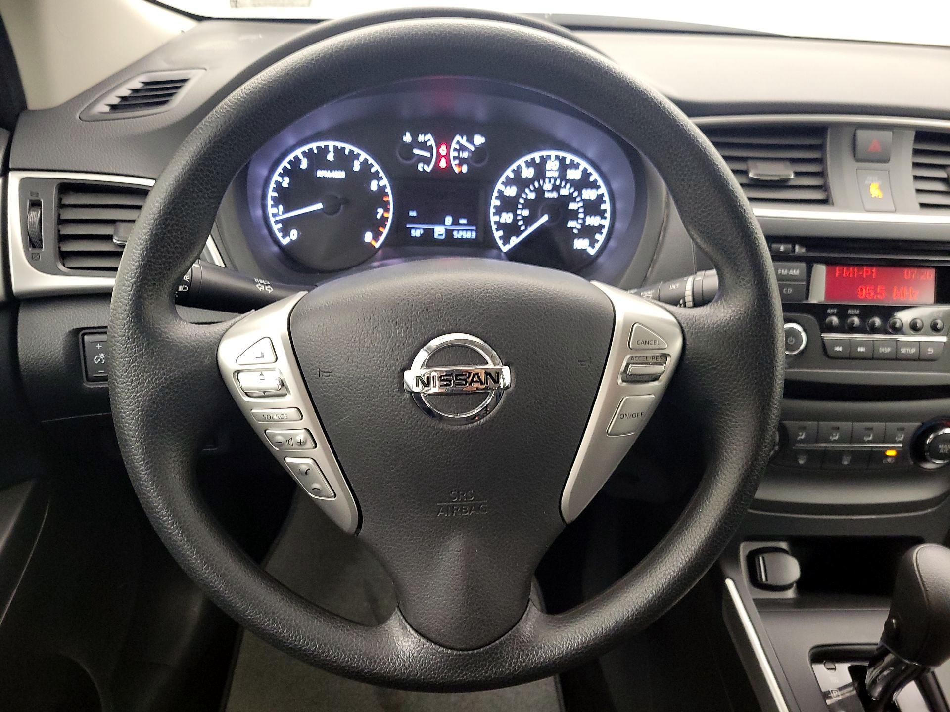 Thumbnail: 2016 Nissan Sentra - 10