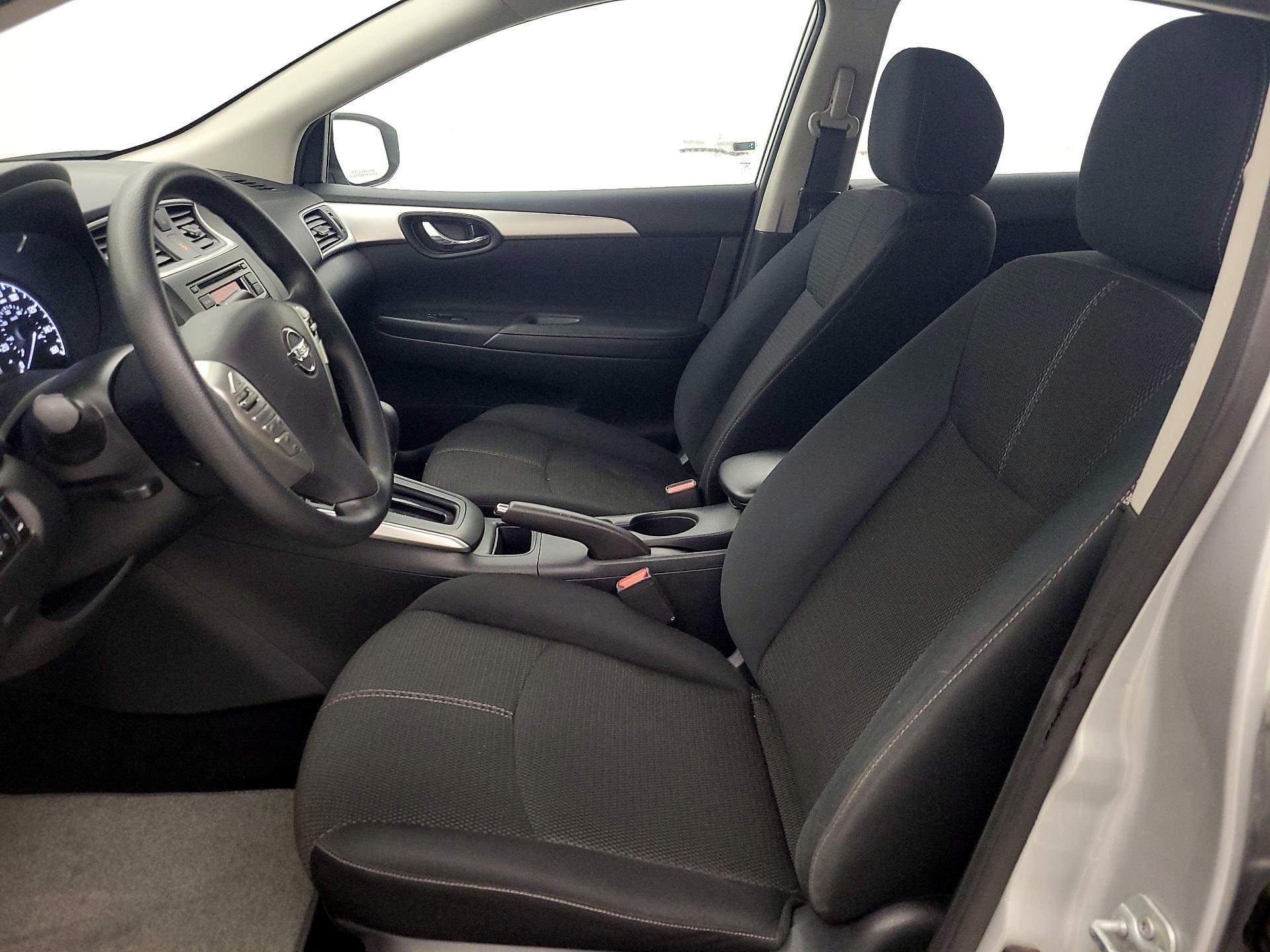 Thumbnail: 2016 Nissan Sentra - 11