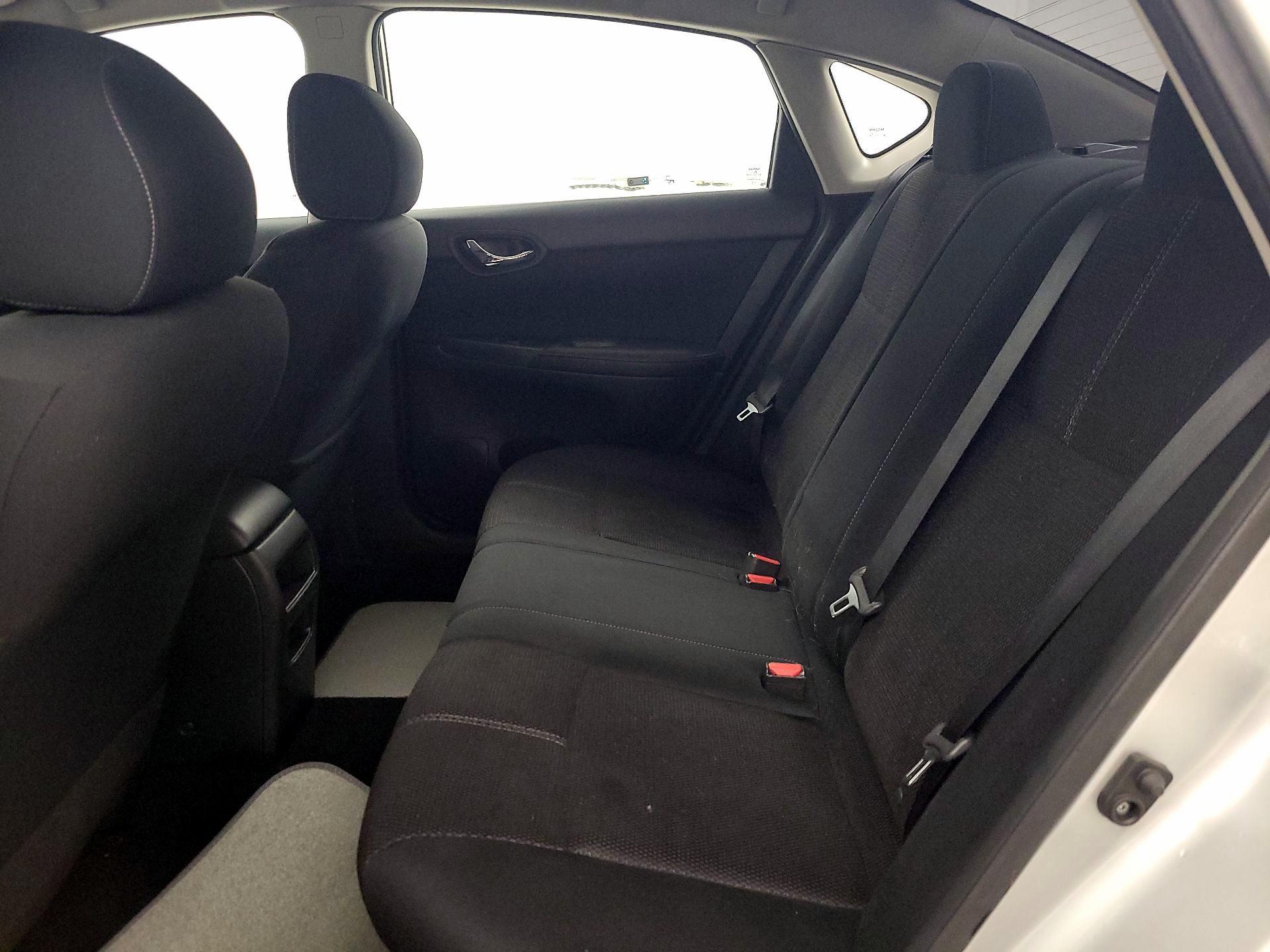 Thumbnail: 2016 Nissan Sentra - 17