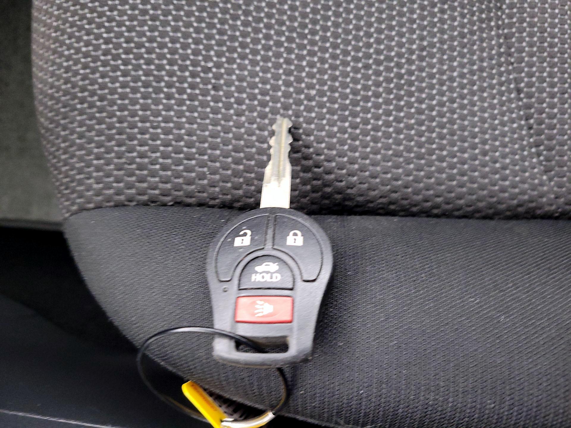 Thumbnail: 2016 Nissan Sentra - 20