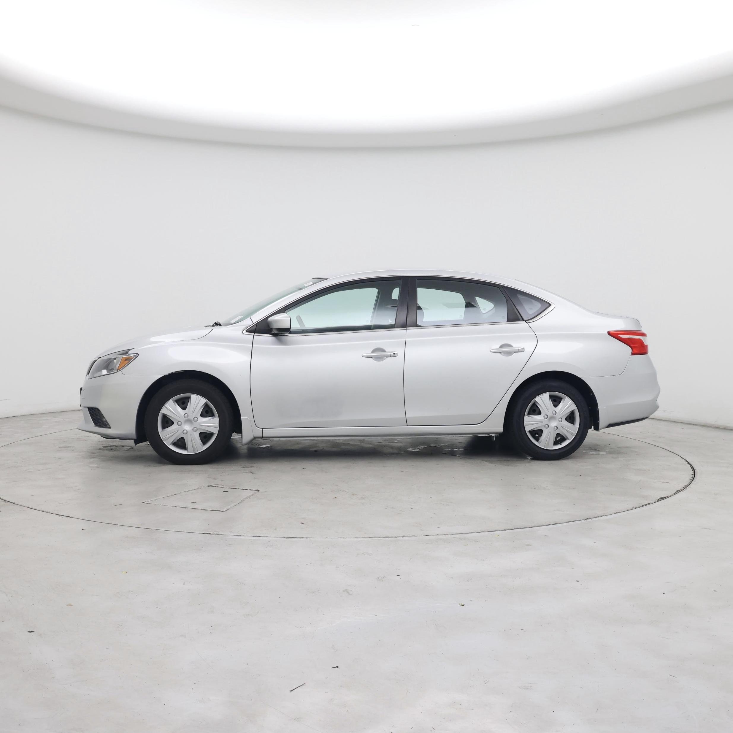 Thumbnail: 2016 Nissan Sentra - 3