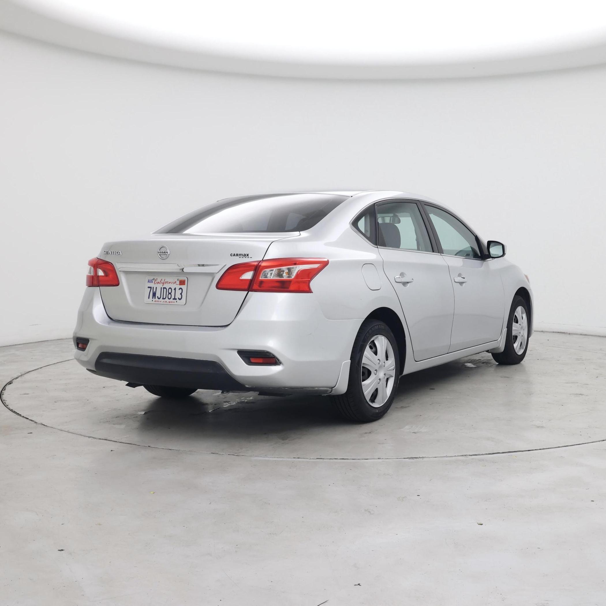 Thumbnail: 2016 Nissan Sentra - 8