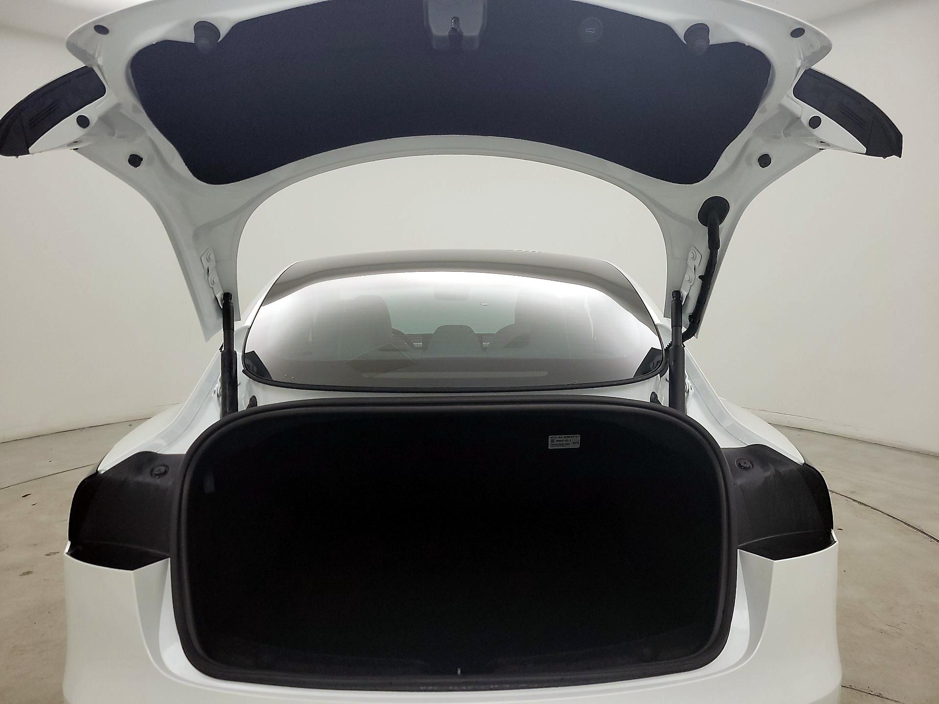 Thumbnail: 2025 Tesla Model 3 - 19