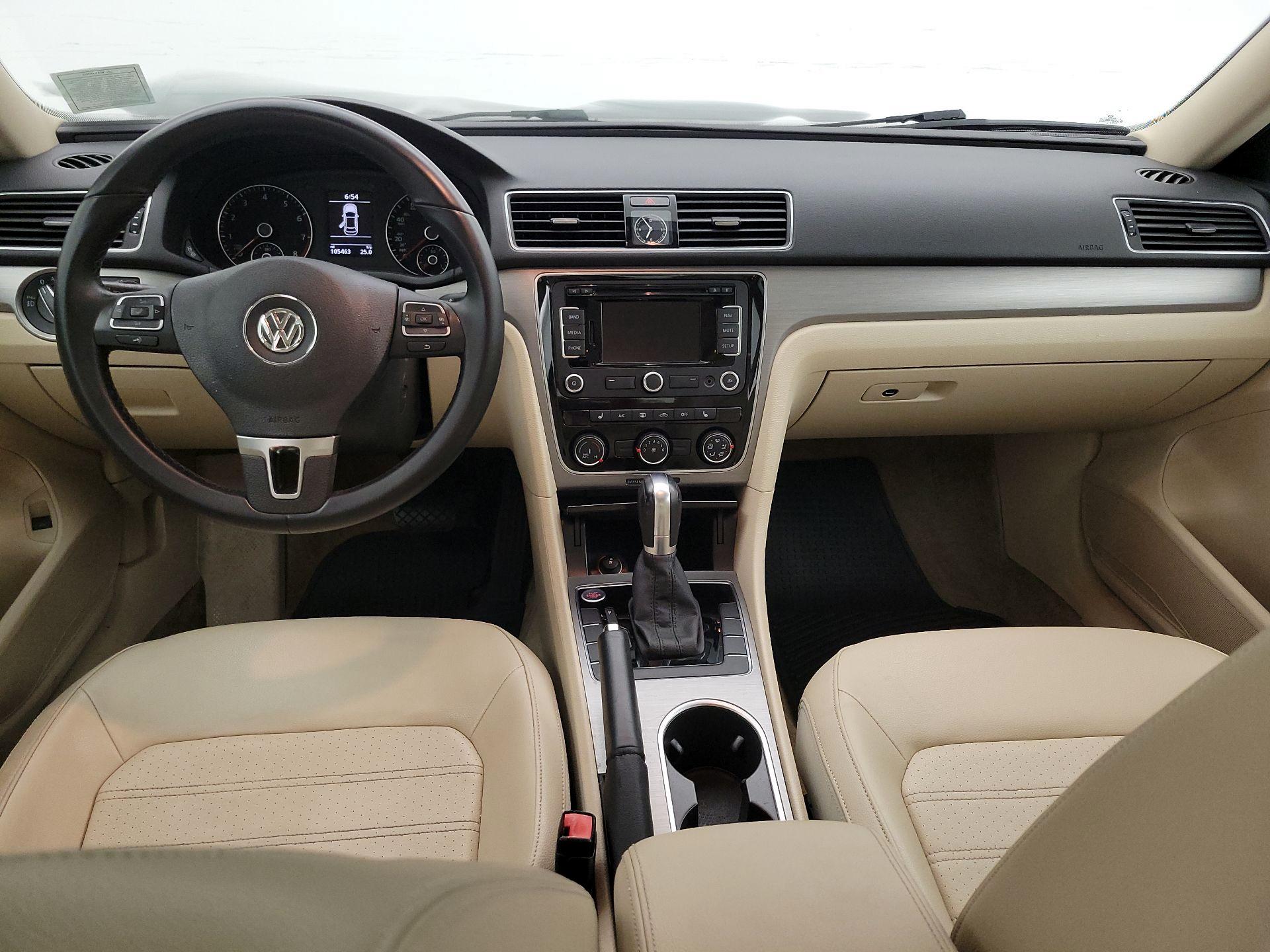 Thumbnail: 2015 Volkswagen Passat - 9