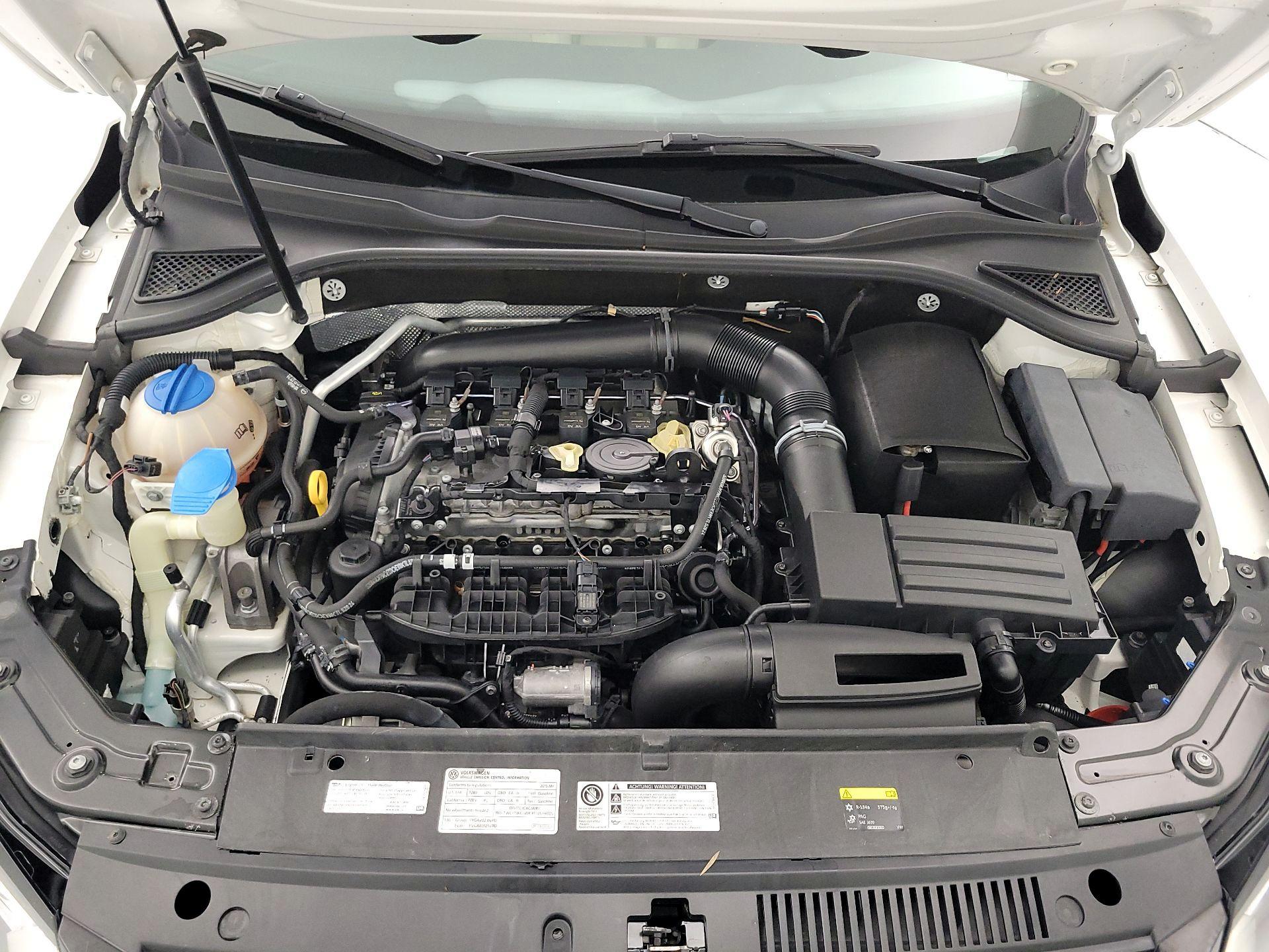 Thumbnail: 2015 Volkswagen Passat - 20