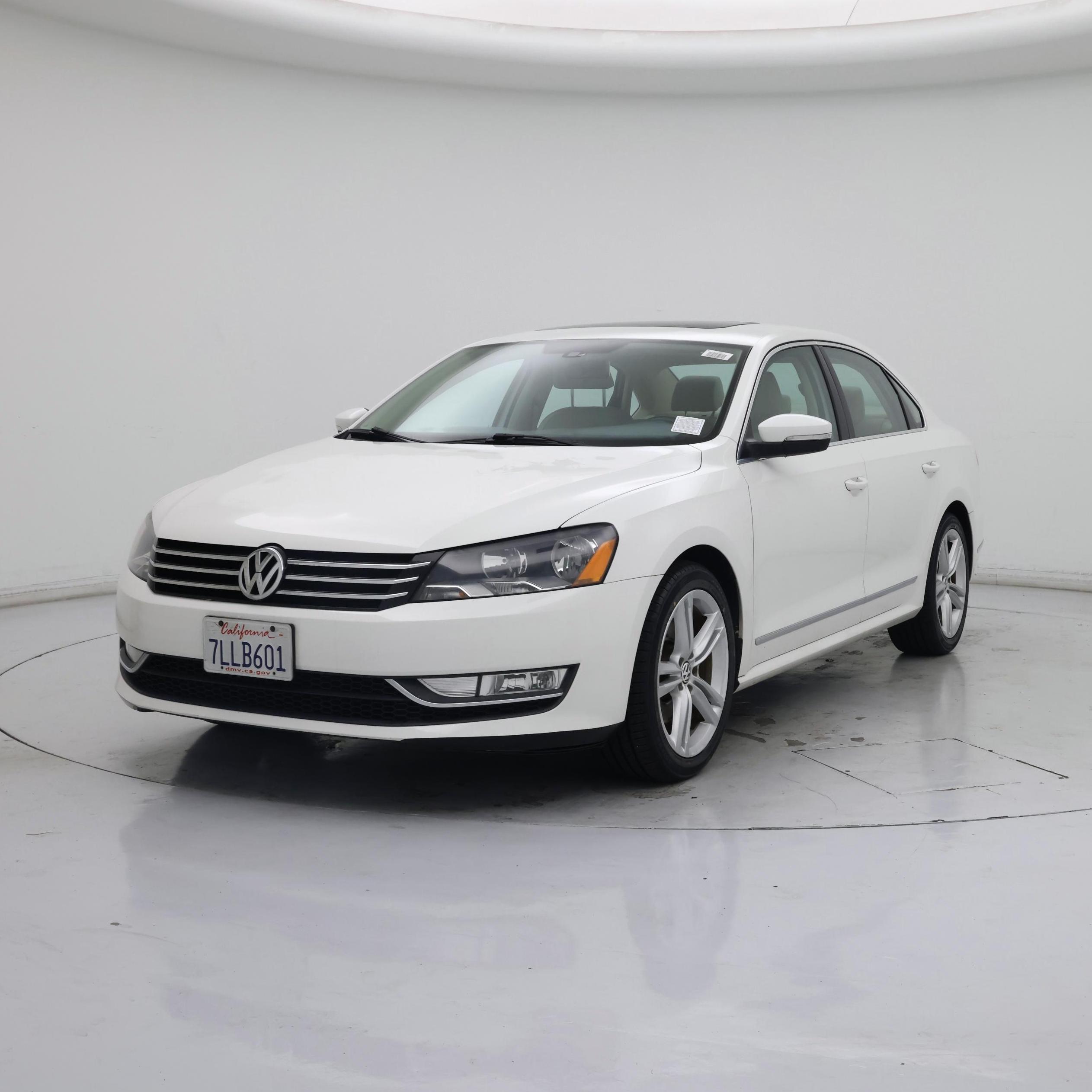 Thumbnail: 2015 Volkswagen Passat - 4