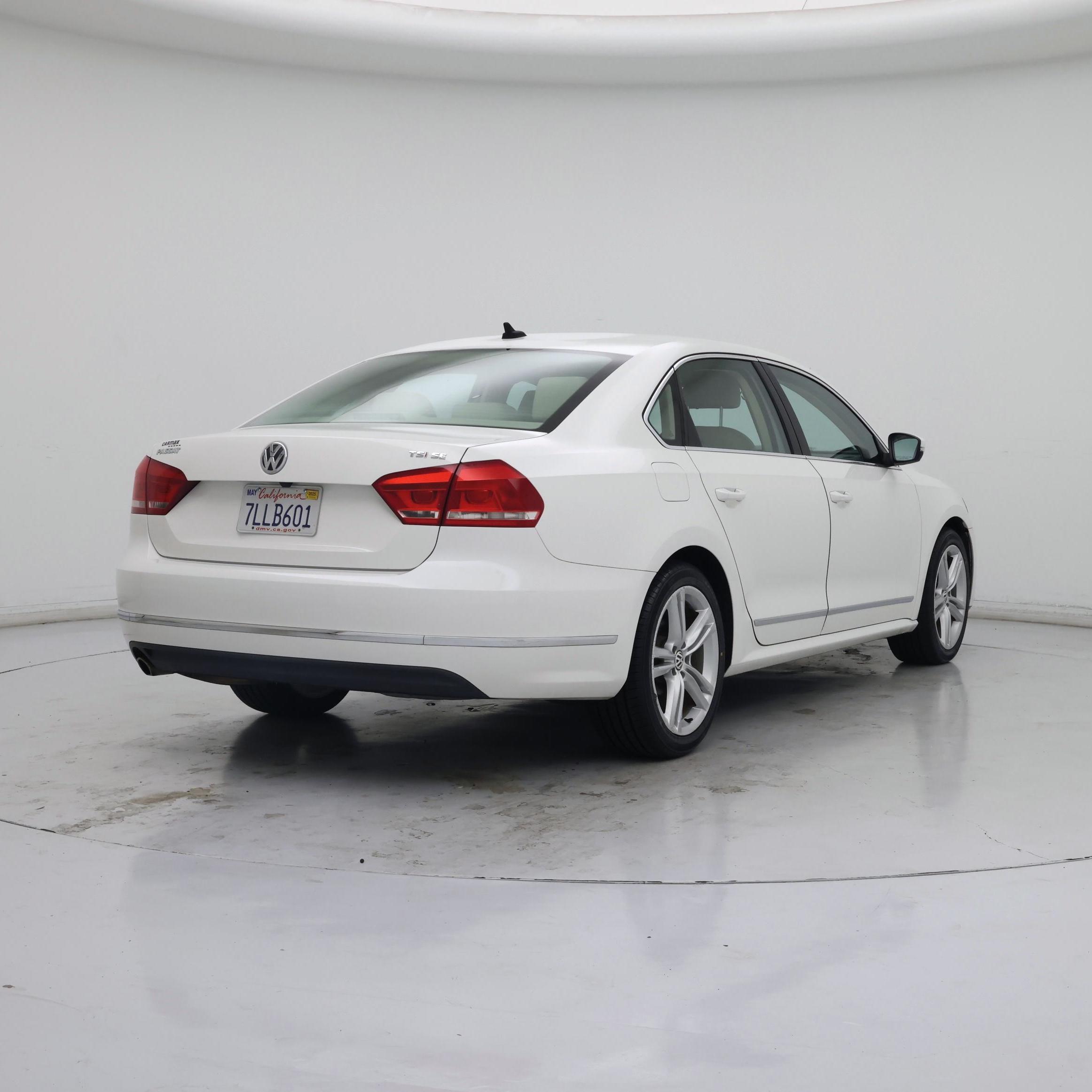 Thumbnail: 2015 Volkswagen Passat - 8