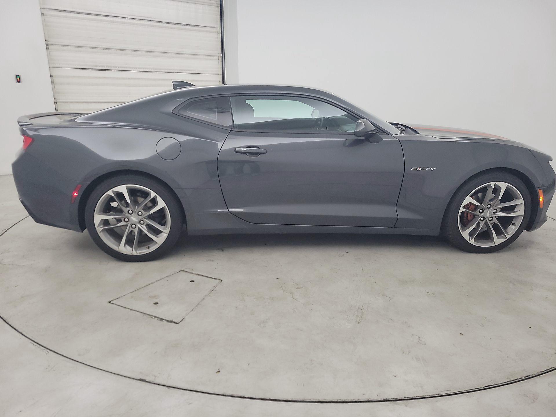 Thumbnail: 2017 Chevrolet Camaro - 4