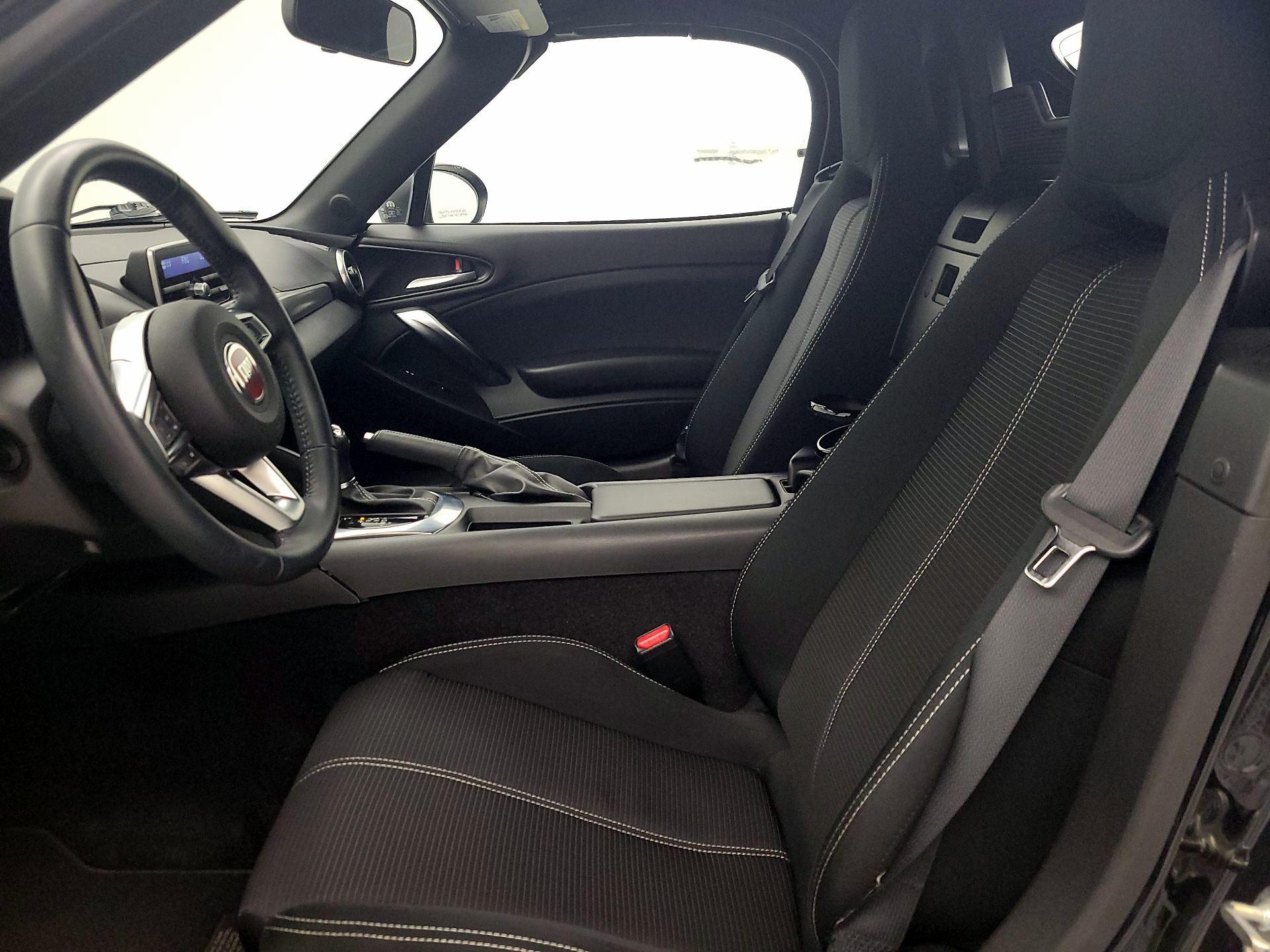 Thumbnail: 2018 Fiat 124 Spider - 11