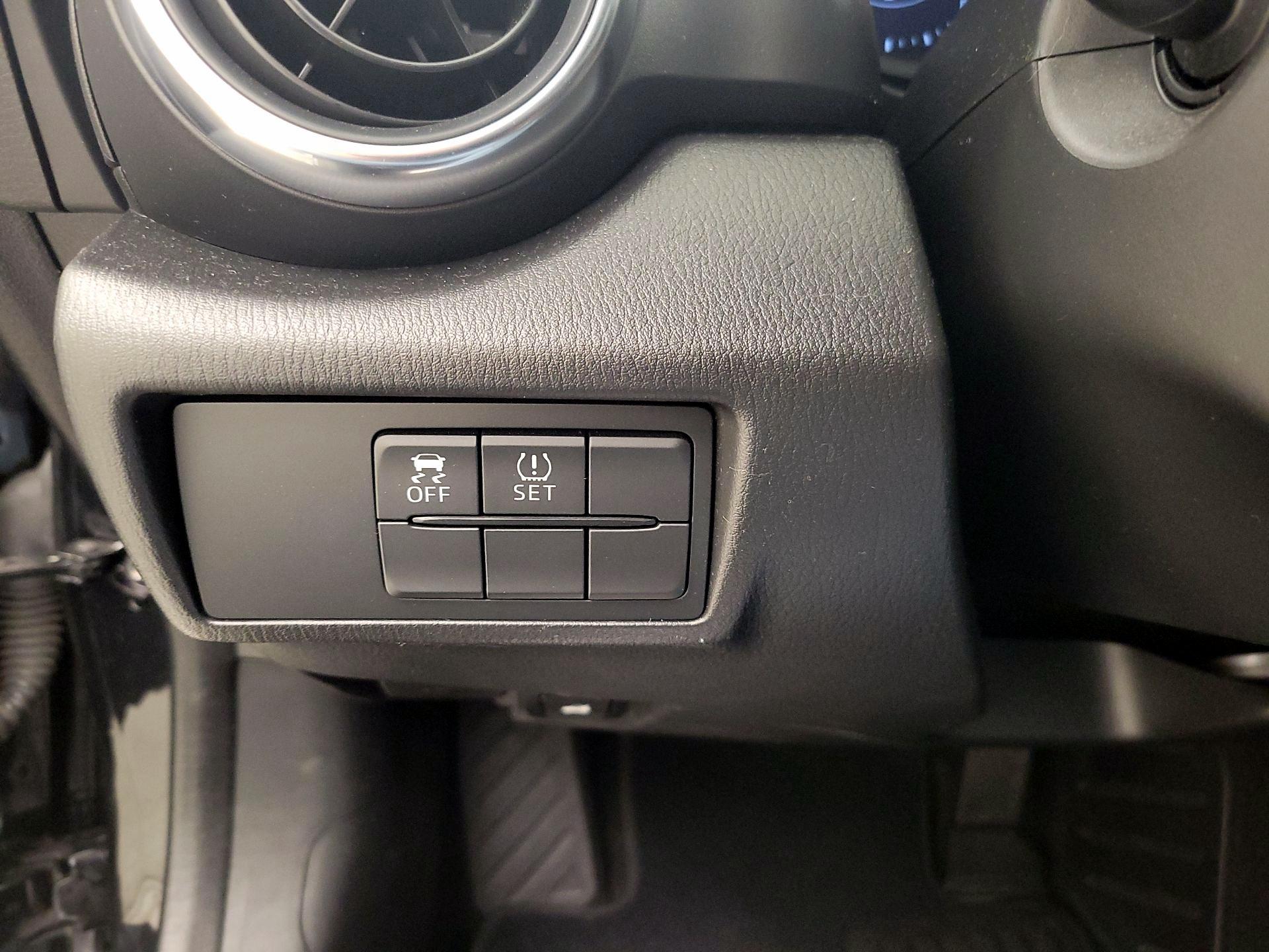 Thumbnail: 2018 Fiat 124 Spider - 13