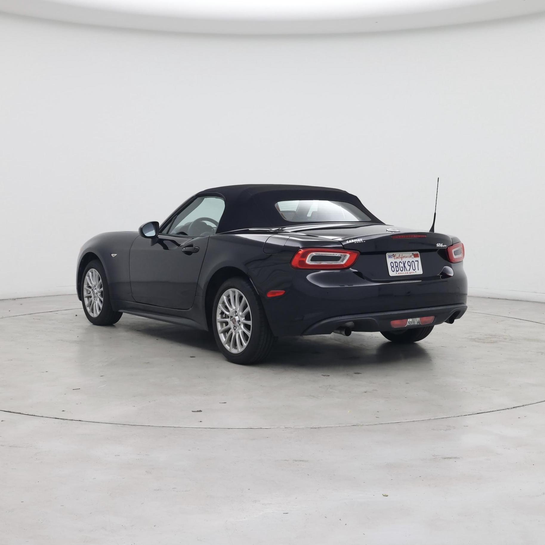 Thumbnail: 2018 Fiat 124 Spider - 2