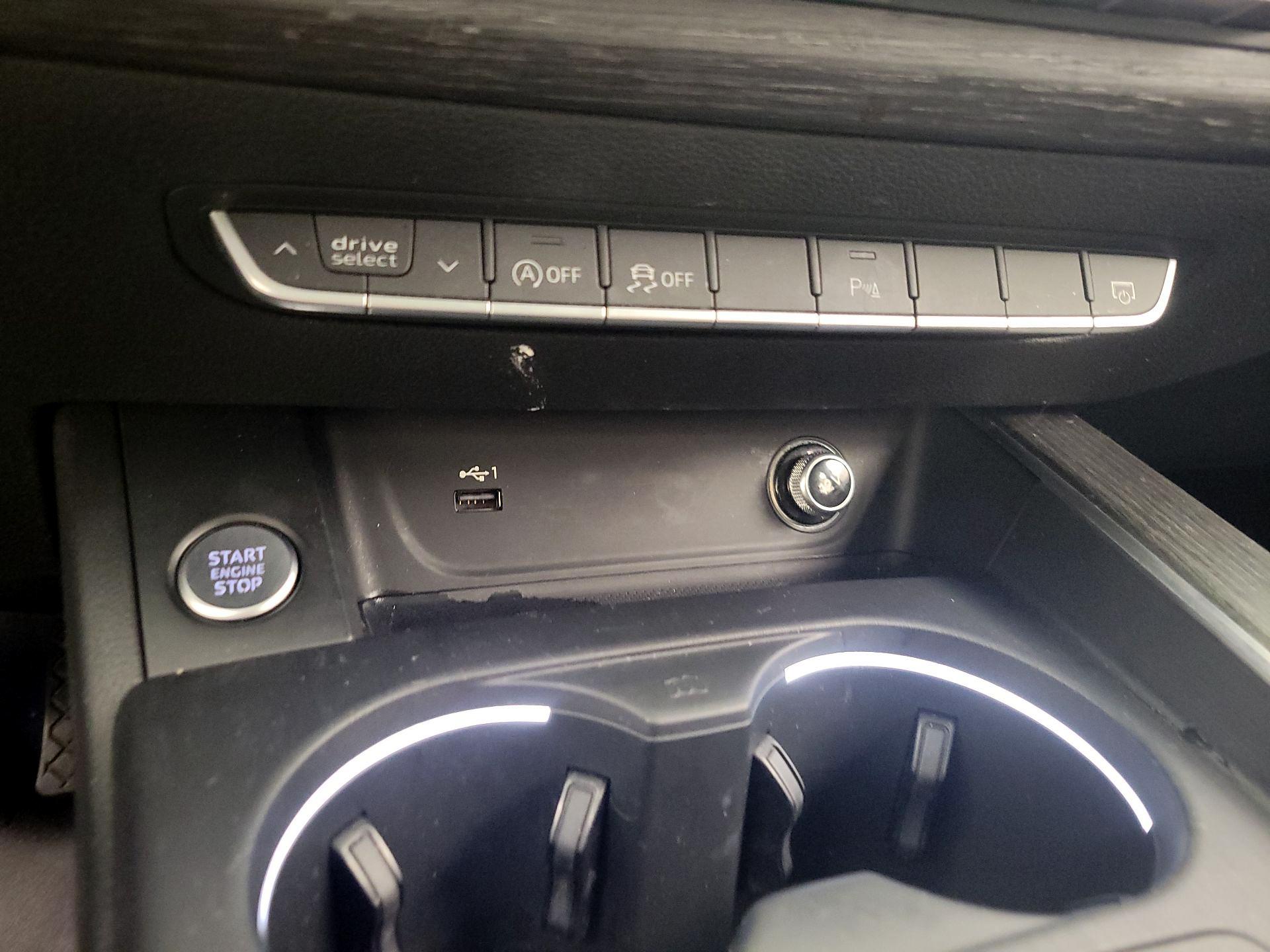 Thumbnail: 2019 Audi A4 - 18