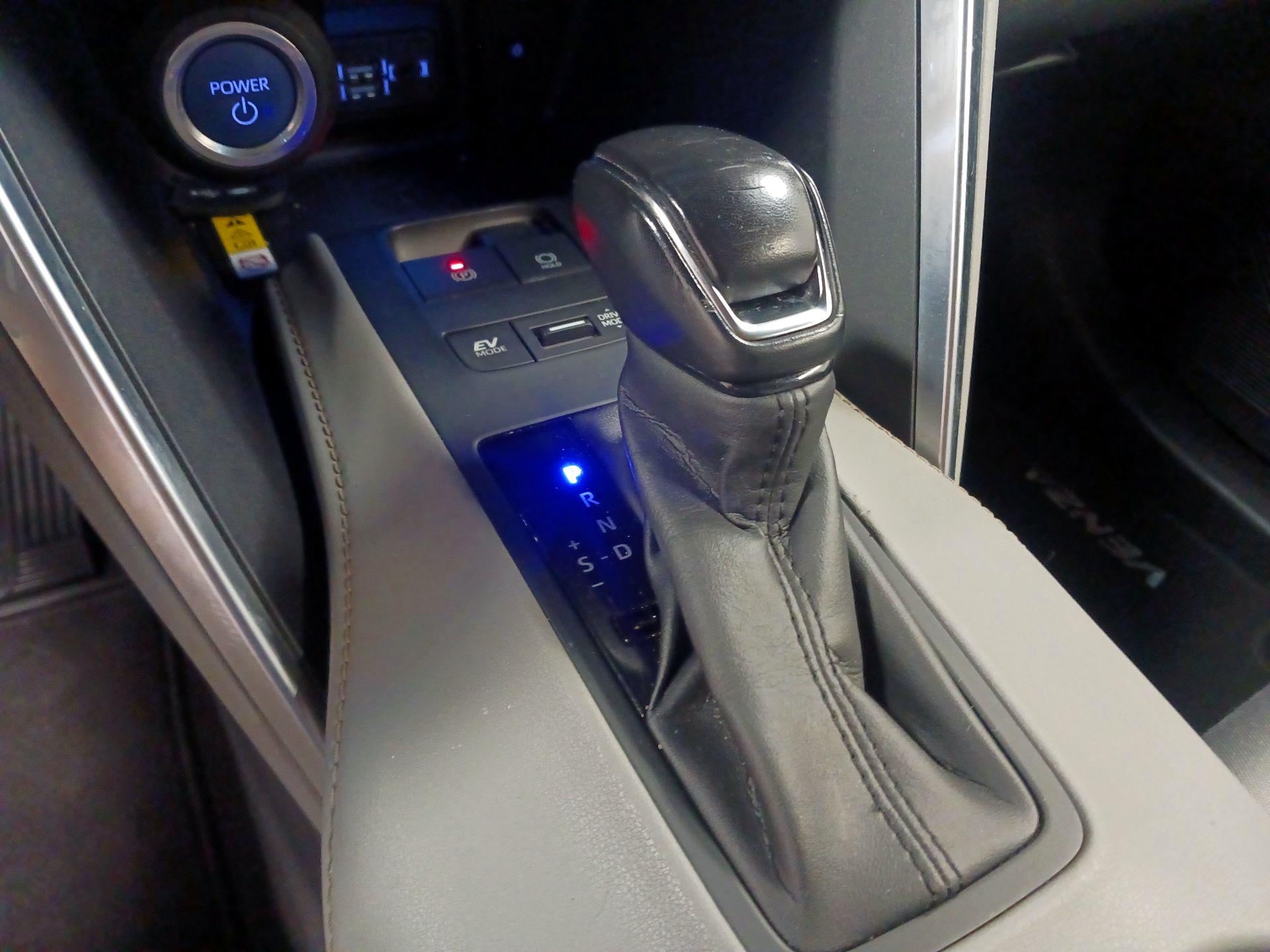 Thumbnail: 2021 Toyota Venza - 17