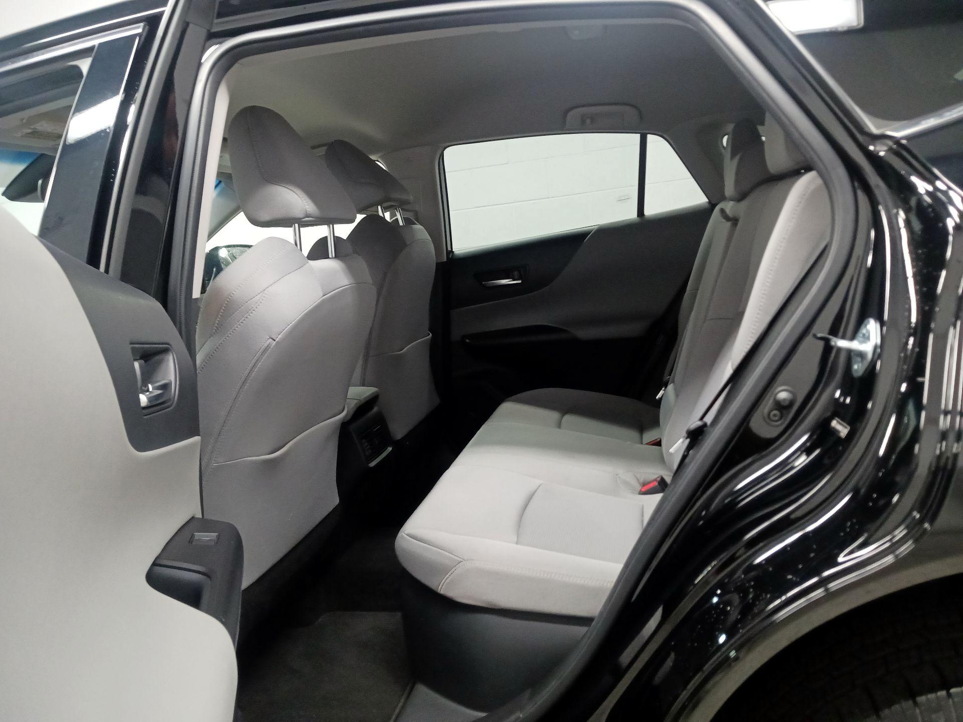 Thumbnail: 2021 Toyota Venza - 19