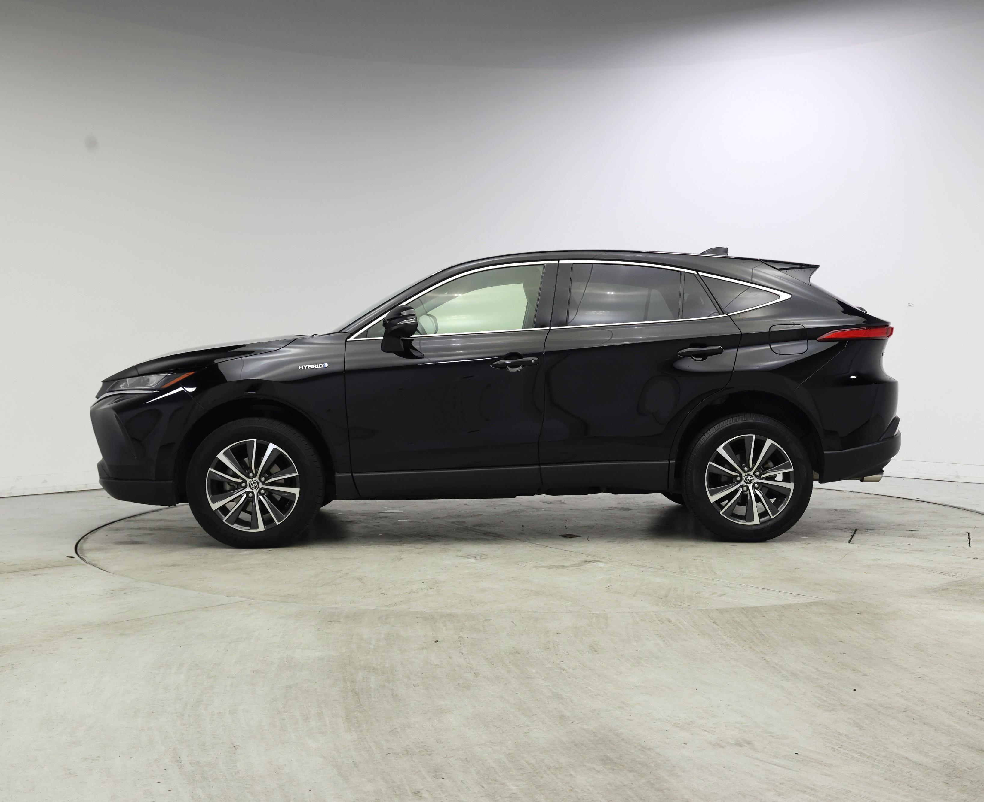 Thumbnail: 2021 Toyota Venza - 3