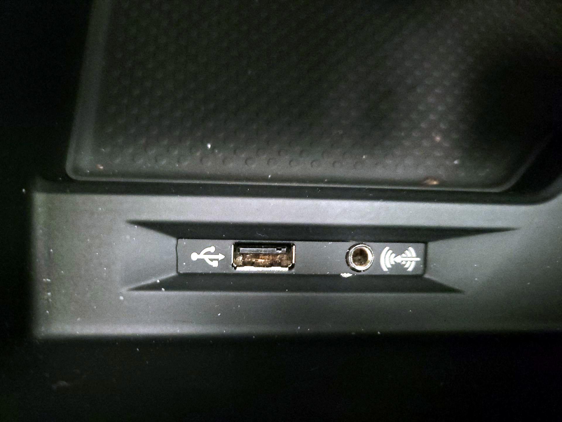 Thumbnail: 2017 Volkswagen Passat - 16