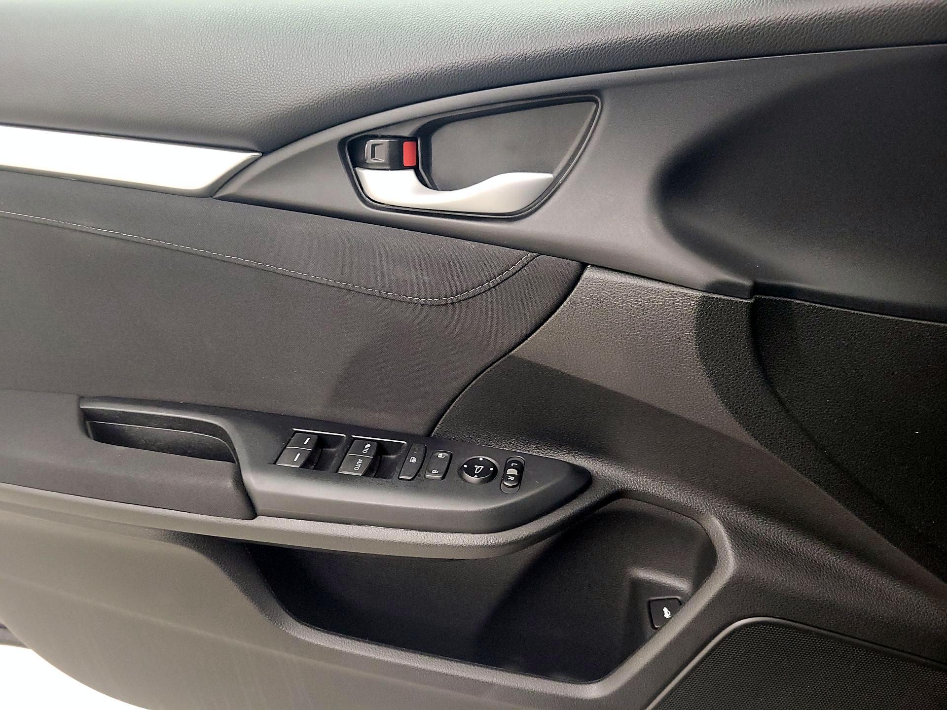 Thumbnail: 2017 Honda Civic - 12